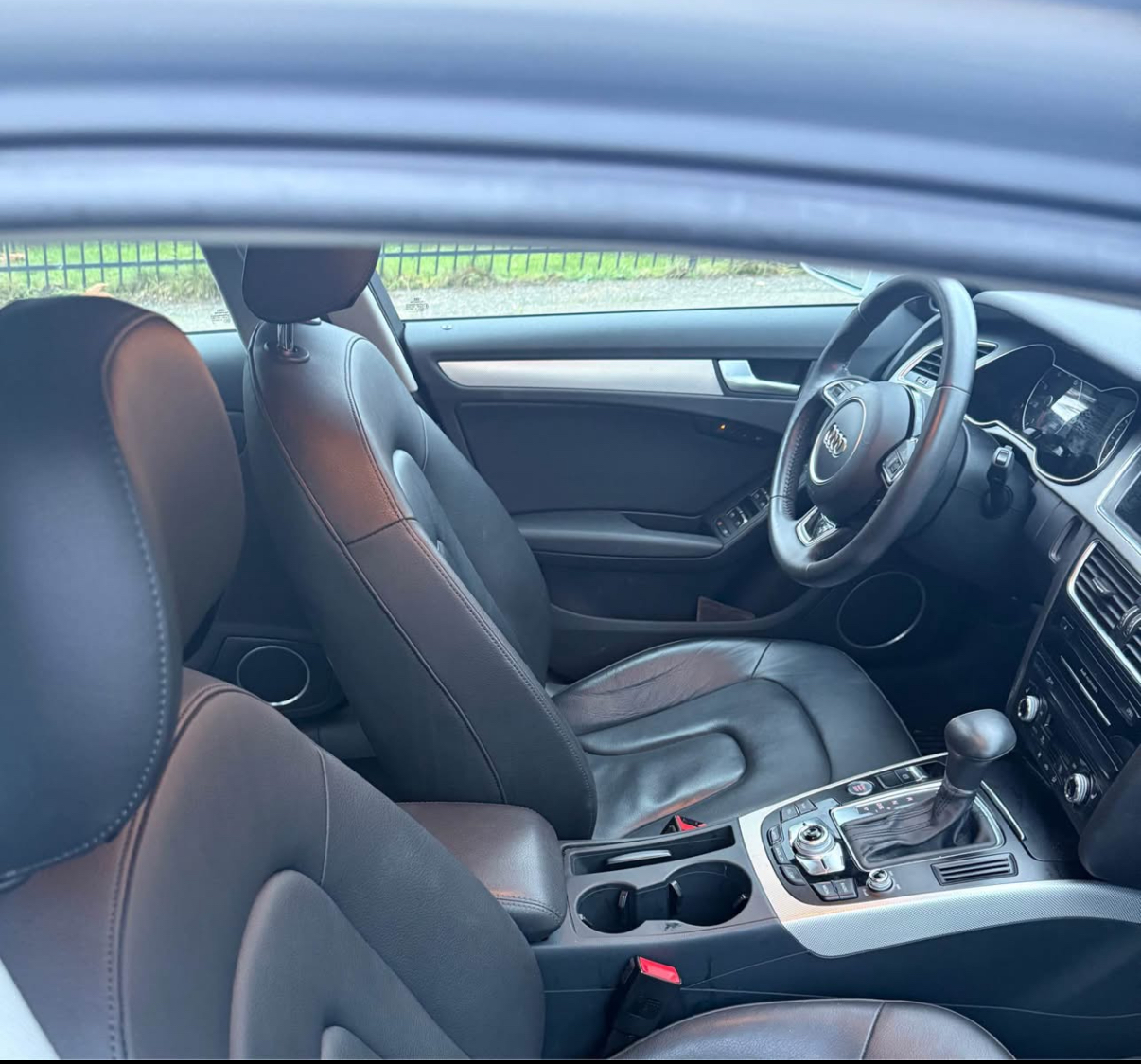 Photo 5 from auction – 2014 AUDI A4 TECHNIK with VIN WAUKFCFL2EN014175