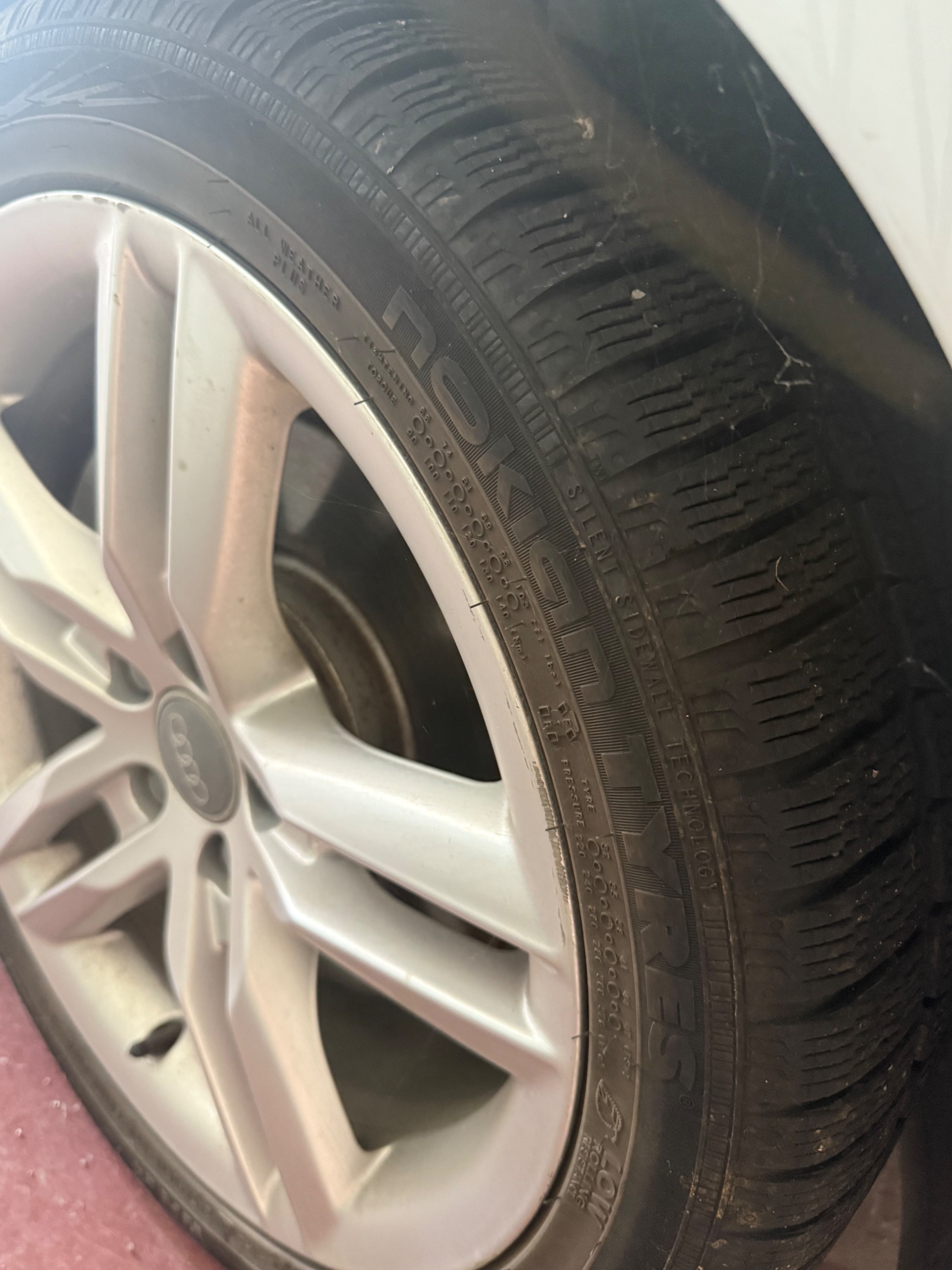 Photo 7 from auction – 2014 AUDI A4 TECHNIK with VIN WAUKFCFL2EN014175