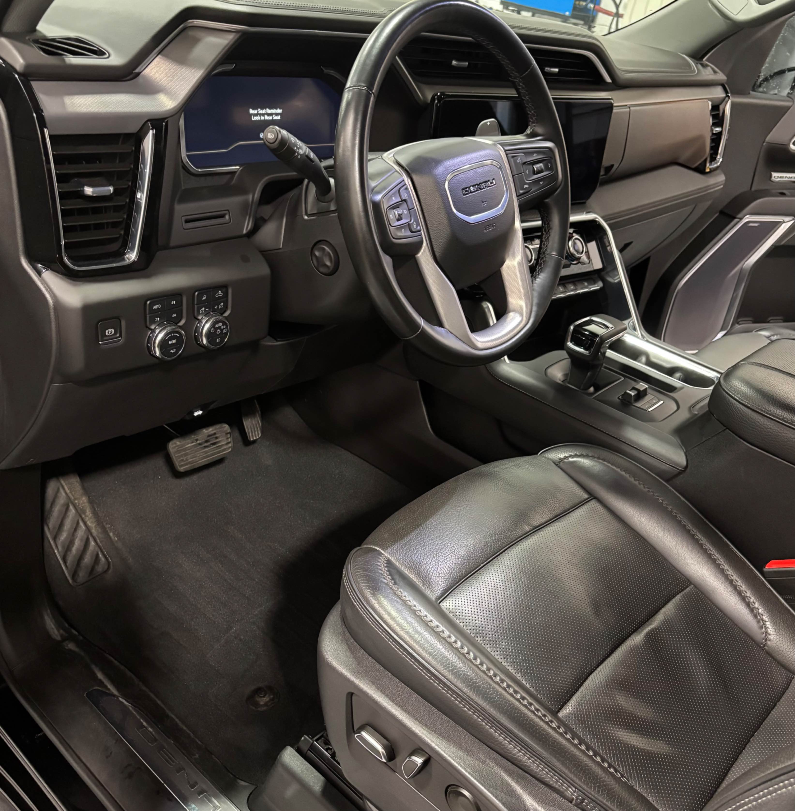 Photo 5 from auction – 2023 GMC SIERRA 1500 DENALI with VIN 3GTUUGED1PG243249