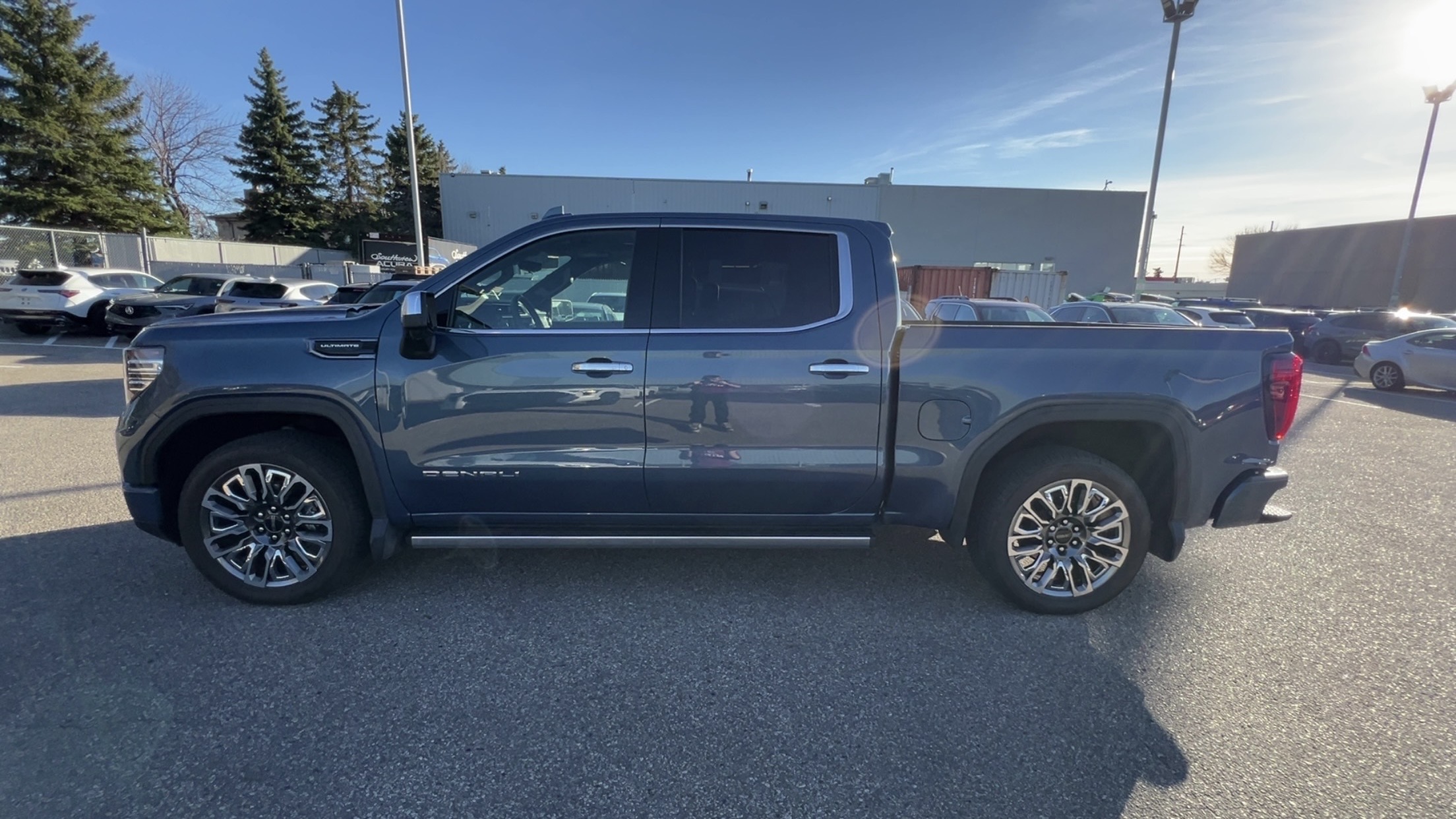 Снимка 2 от търг – 2025 GMC SIERRA 1500 DENALI ULTIMATE с VIN 1GTUUHE80SZ272758