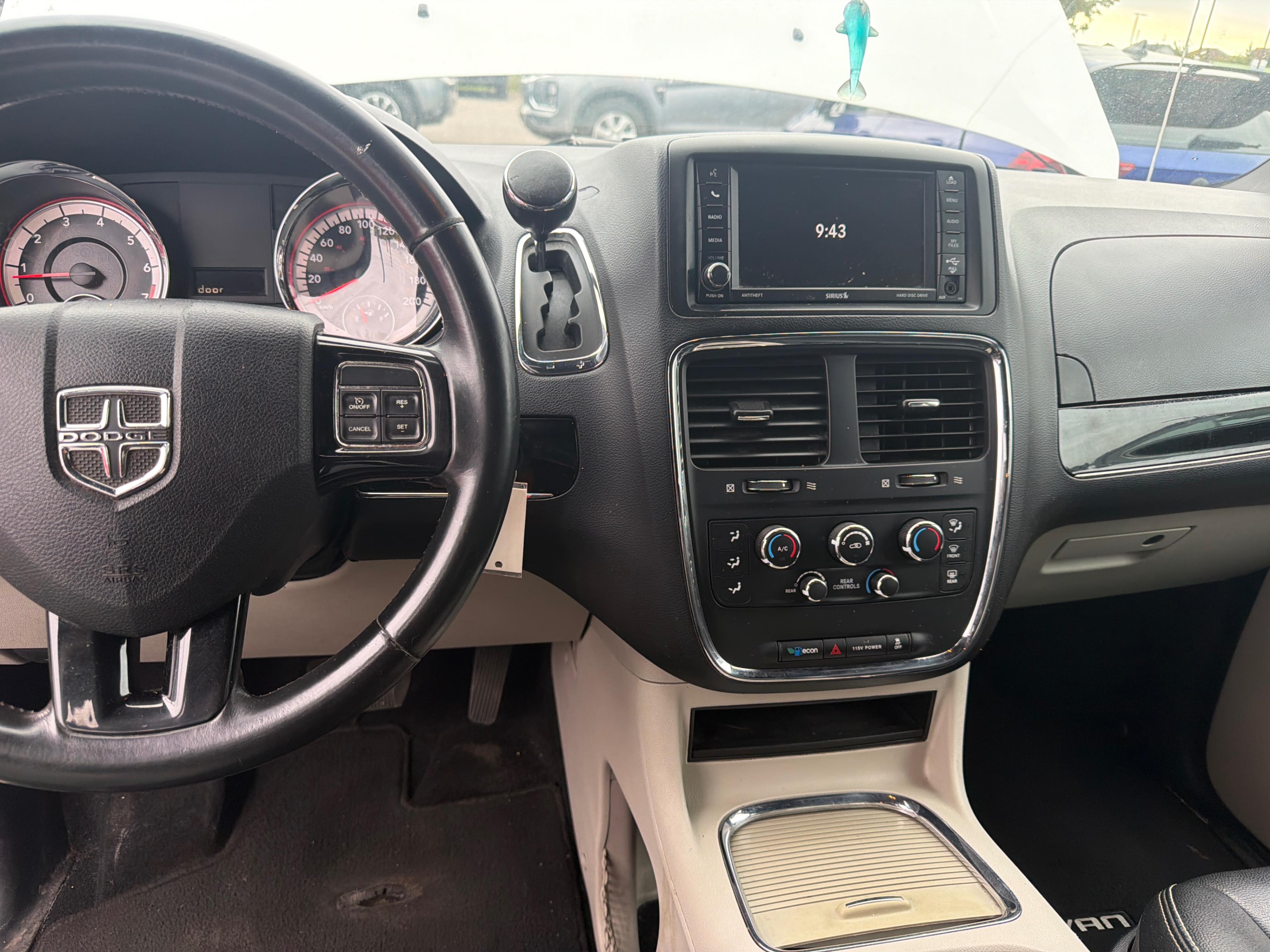 Photo 9 from auction – 2016 DODGE GRAND CARAVAN SXT PREMIUM PLUS with VIN 2C4RDGBGXGR331389