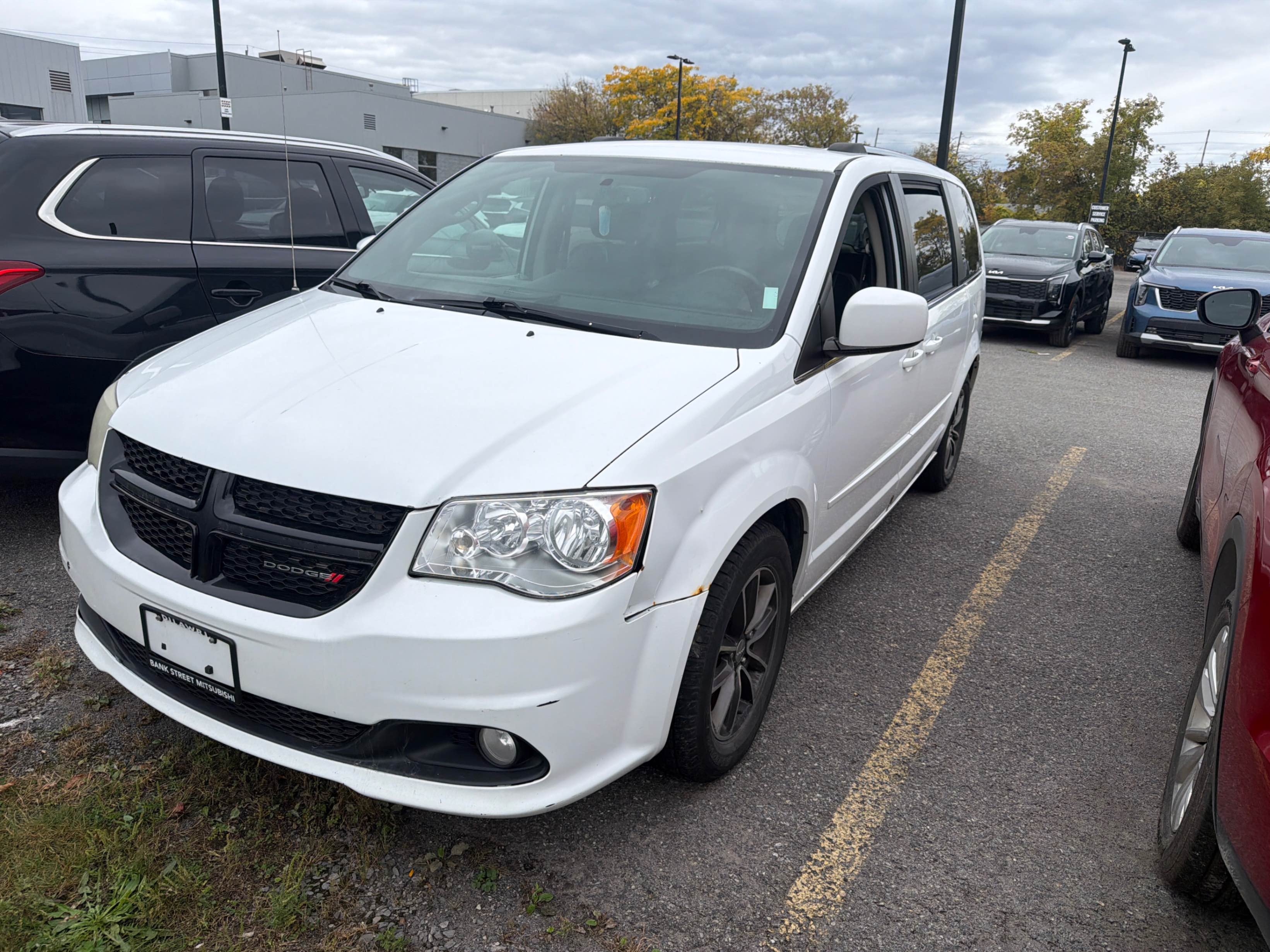 DODGE GRAND CARAVAN SXT PREMIUM PLUS 2016 with VIN 2C4RDGBGXGR331389 - Photo from auction