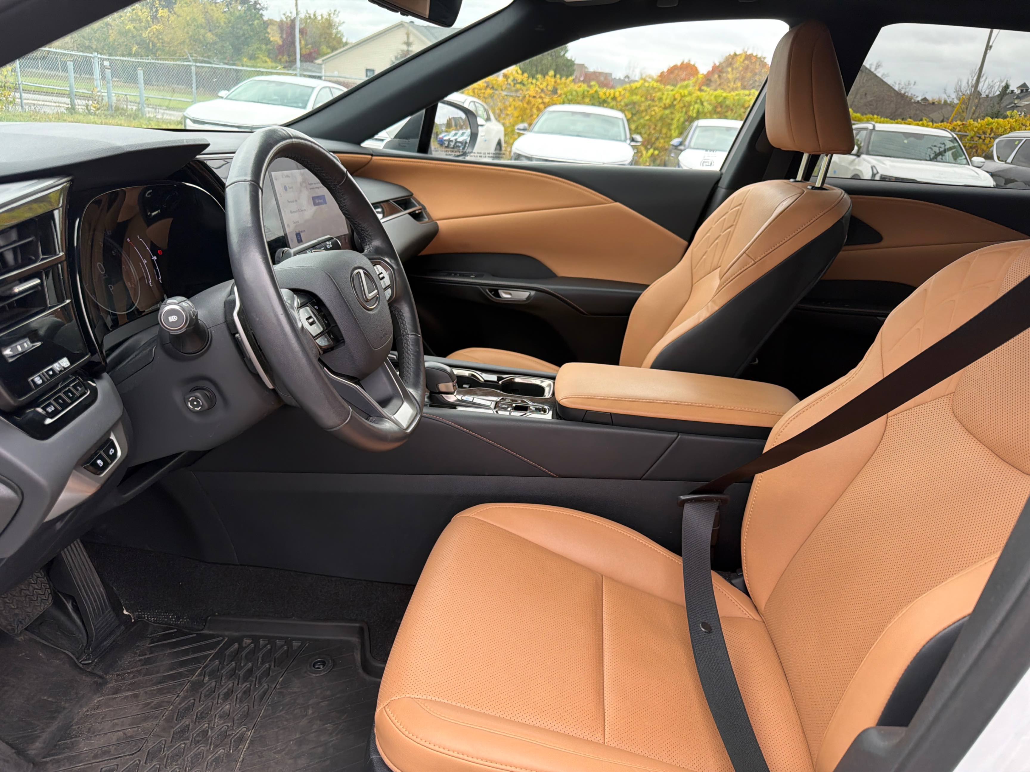 Photo 5 from auction – 2023 LEXUS RX RX 350 with VIN 2T2BAMCA2PC007688