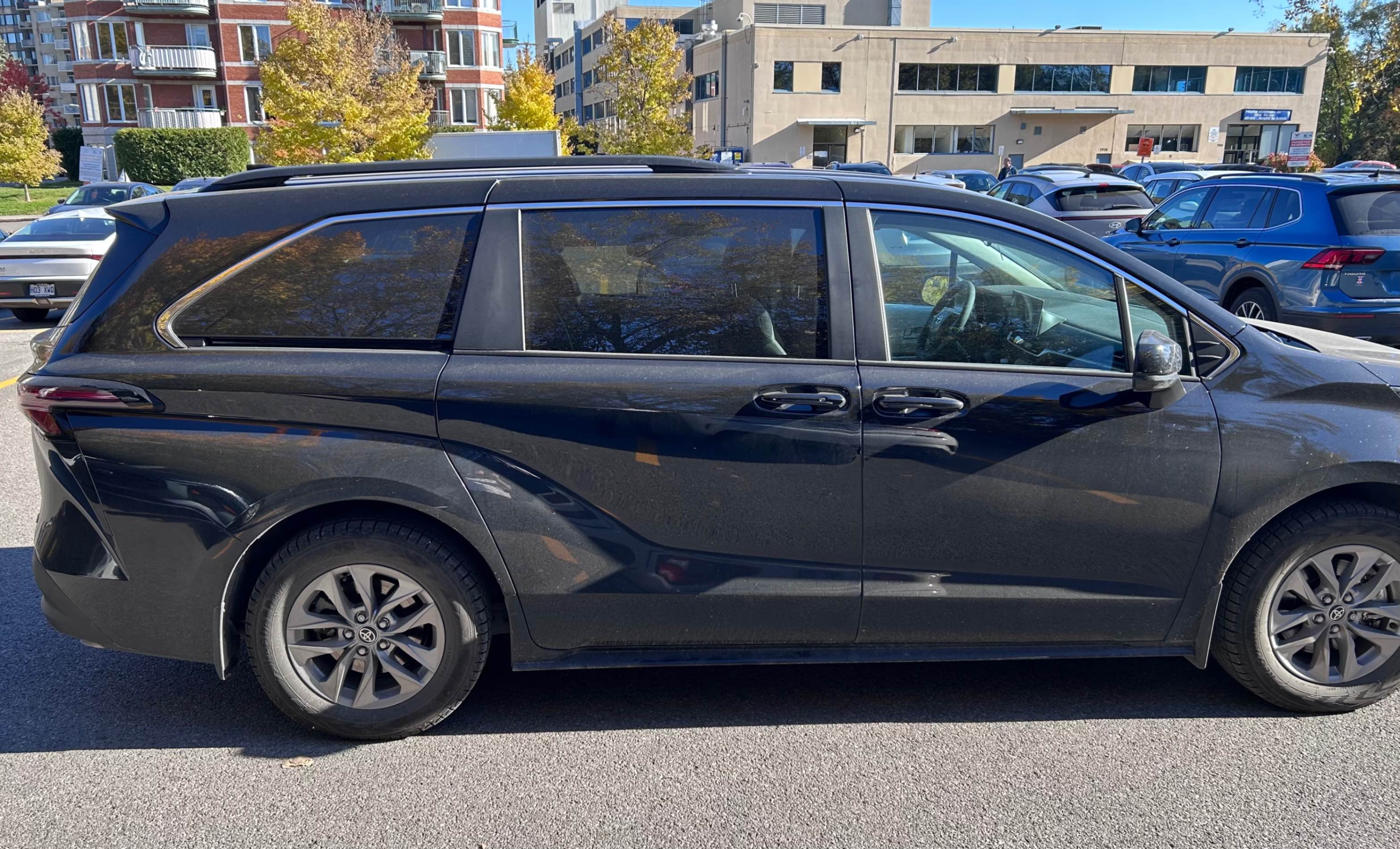Снимка 3 от търг – 2025 TOYOTA SIENNA LE 8-PASSENGER FWD с VIN 5TDGRKEC6SS280445