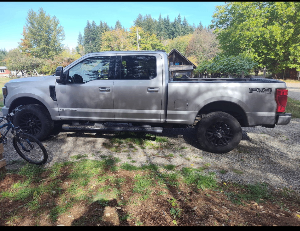 Снимка 2 от търг – 2021 FORD SUPER DUTY F-350 SRW 4WD CREW CAB BOX с VIN 1FT8W3BT6MED64684