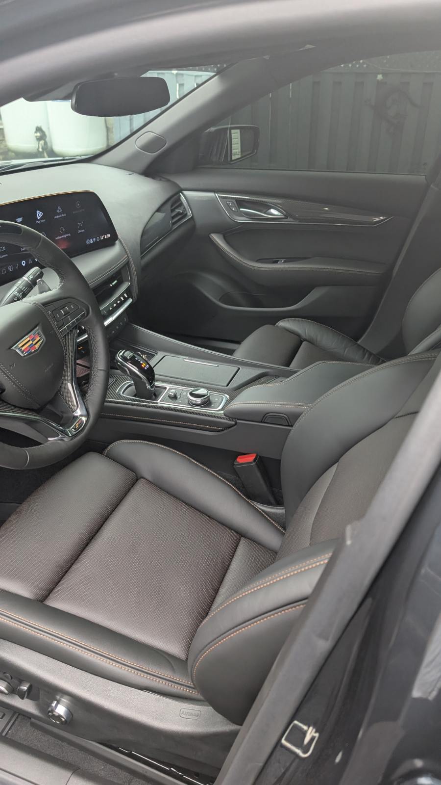 Снимка 5 от търг – 2026 CADILLAC CT5-V 4DR SDN с VIN 1G6DV5RW5T0107768