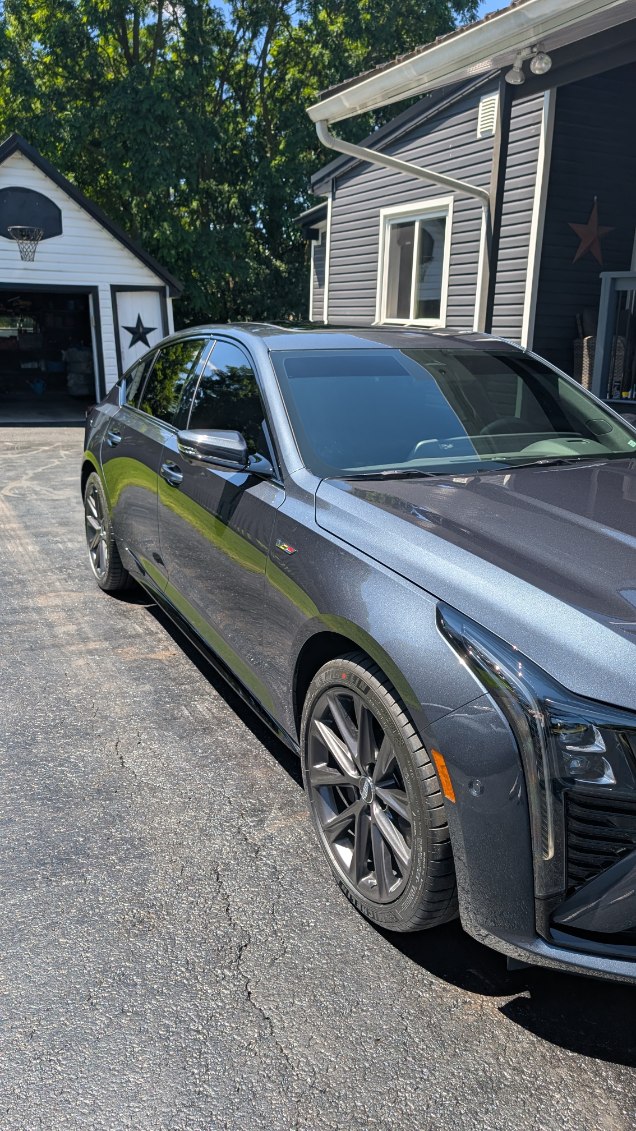 Снимка 3 от търг – 2026 CADILLAC CT5-V 4DR SDN с VIN 1G6DV5RW5T0107768