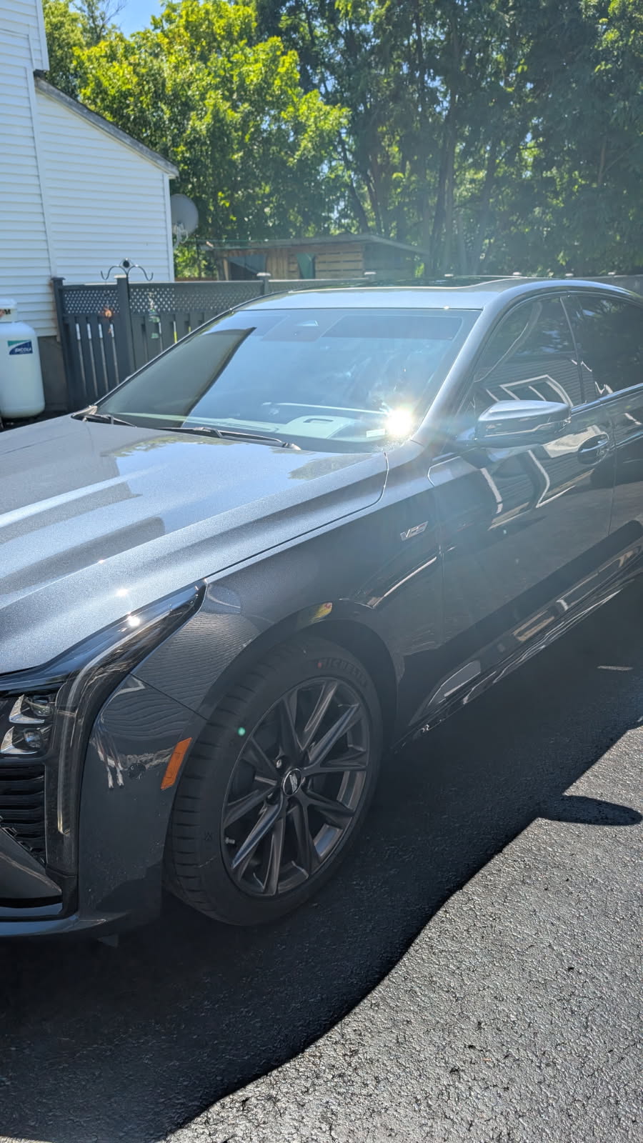 Снимка 2 от търг – 2026 CADILLAC CT5-V 4DR SDN с VIN 1G6DV5RW5T0107768