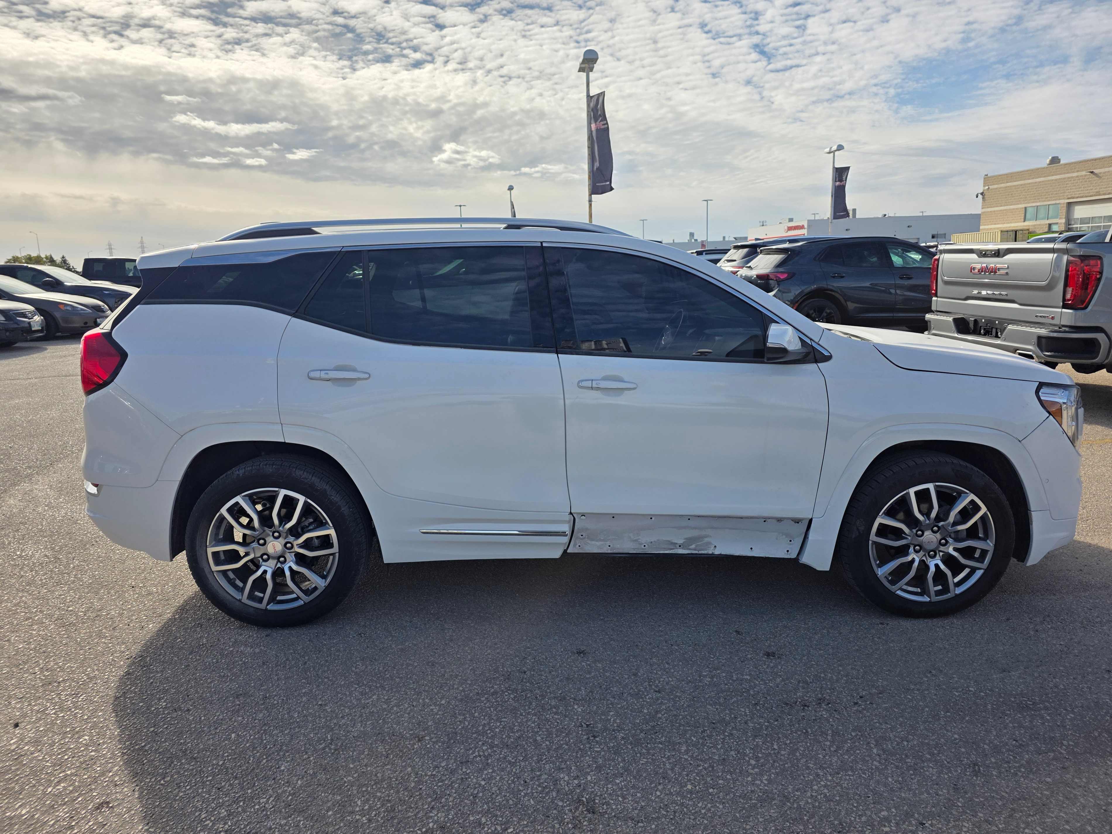 Photo 3 from auction – 2024 GMC TERRAIN DENALI with VIN 3GKALXEG9RL190119