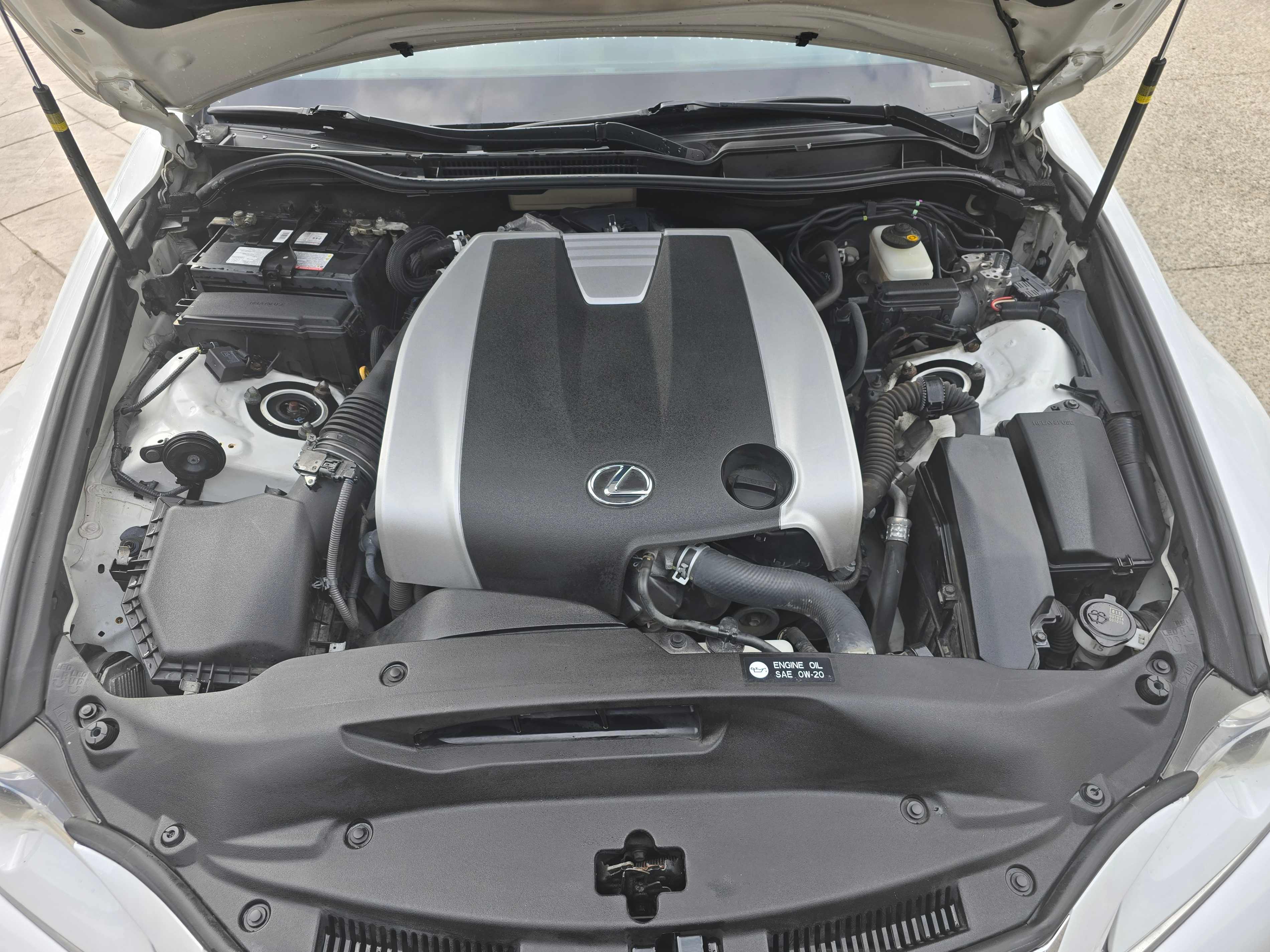 Photo 10 from auction – 2016 LEXUS IS 300 4DR SDN AWD with VIN JTHCM1D22G5002153