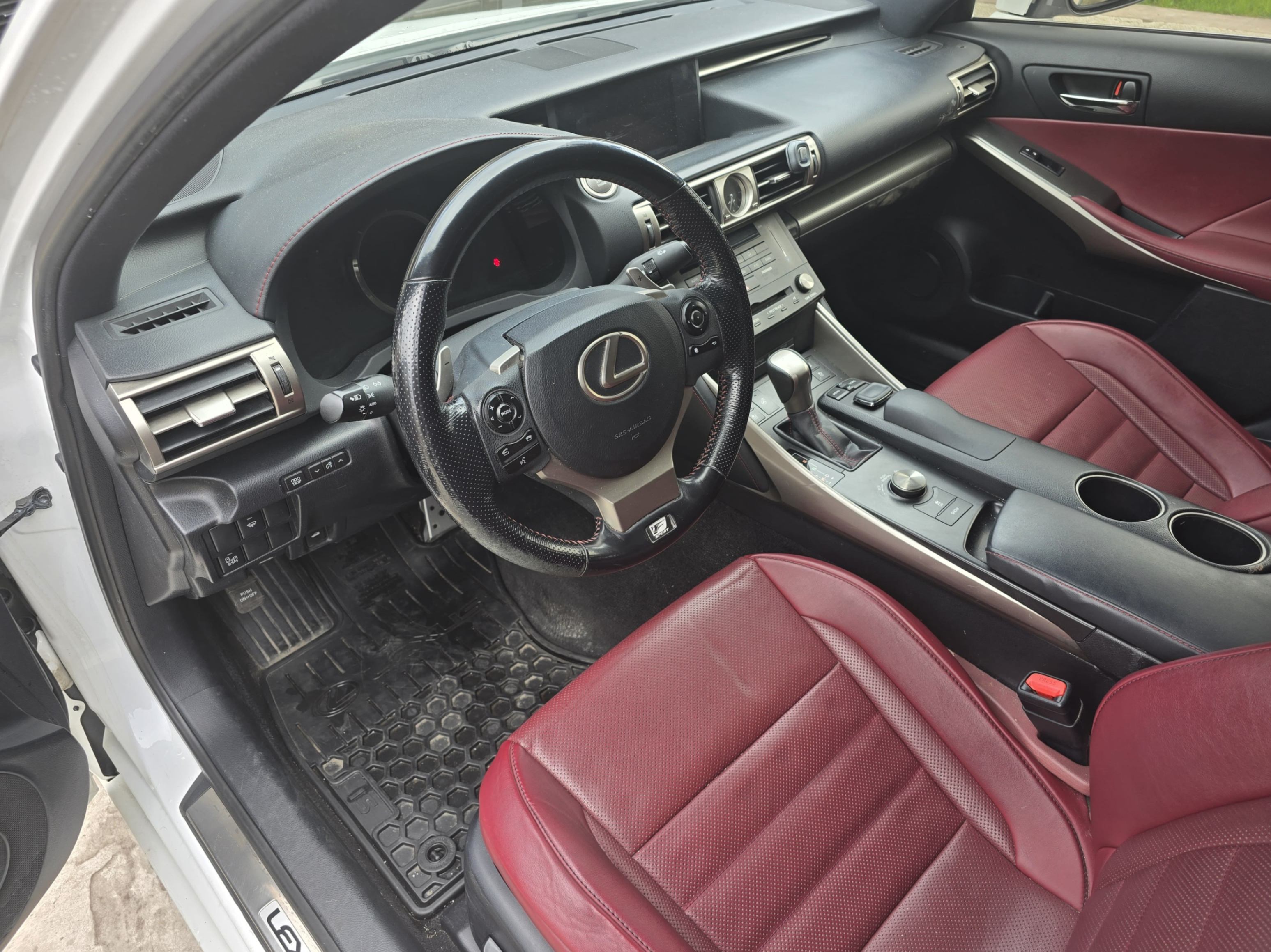 Photo 5 from auction – 2016 LEXUS IS 300 4DR SDN AWD with VIN JTHCM1D22G5002153