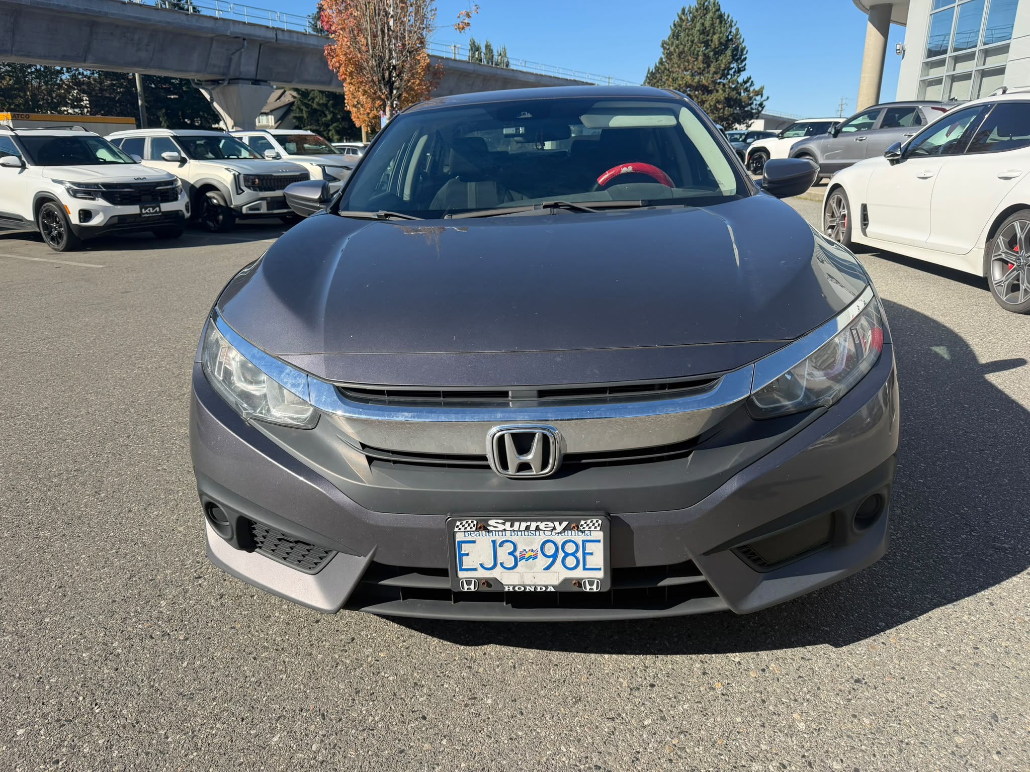Снимка 6 от търг – 2017 HONDA CIVIC SEDAN LX с VIN 2HGFC2F62HH006240