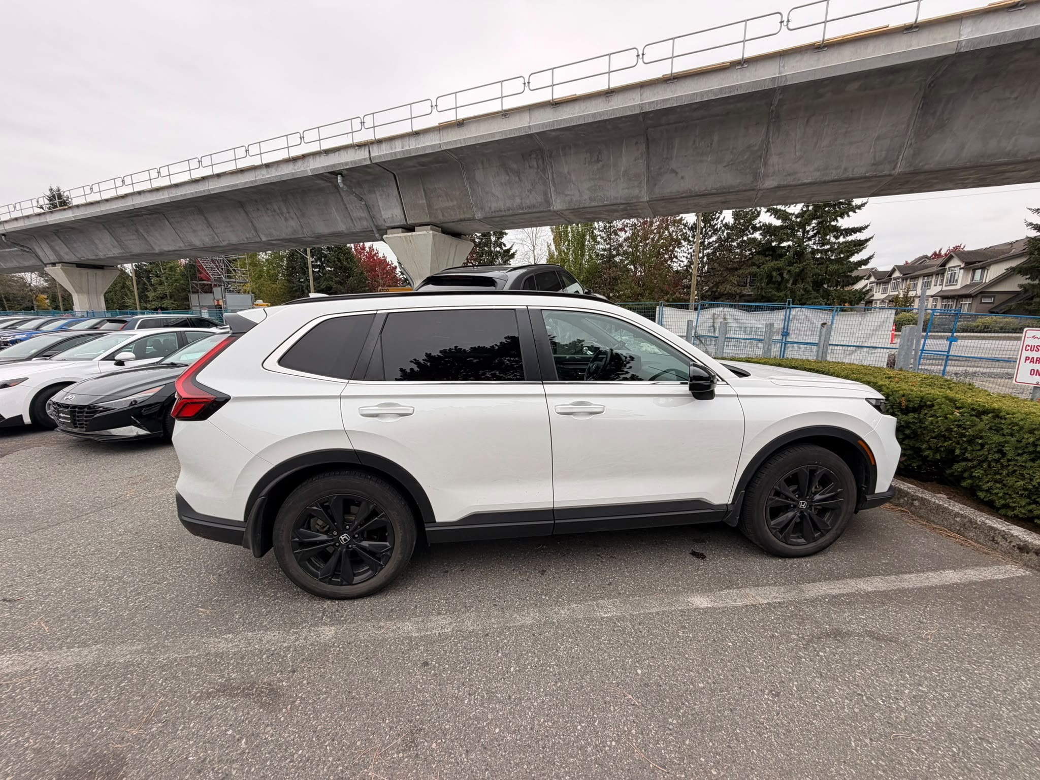 Снимка 3 от търг – 2024 HONDA CR-V HYBRID TOURING с VIN 2HKRS6H98RH208621