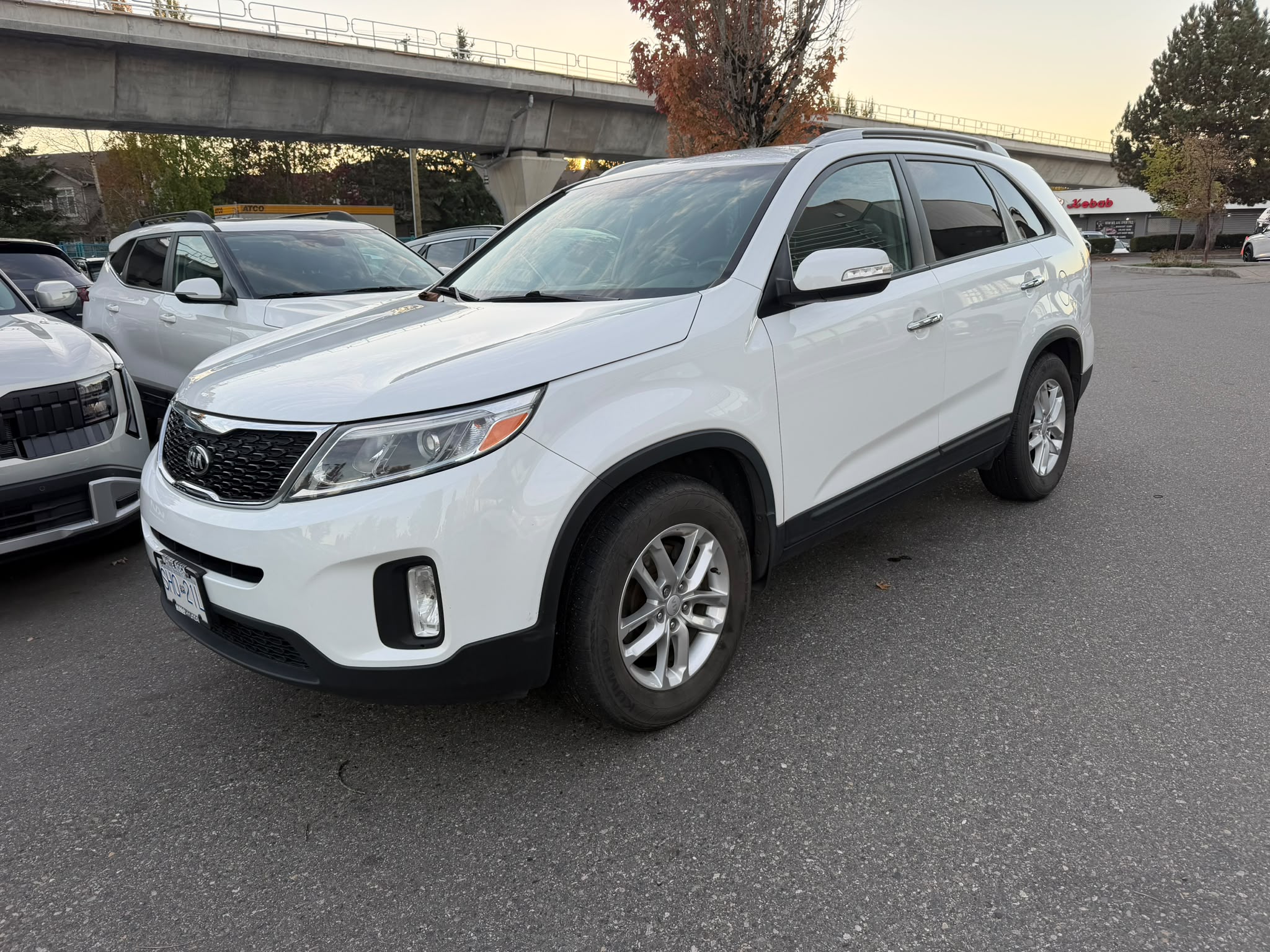 KIA SORENTO LX 2015 с VIN 5XYKT3A64FG589111 - Снимка от търг