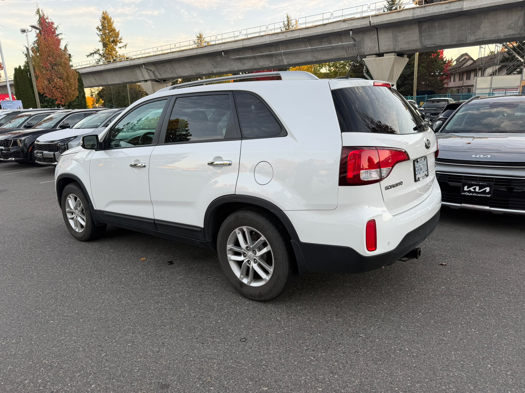 Снимка 3 от търг – 2015 KIA SORENTO LX с VIN 5XYKT3A64FG589111