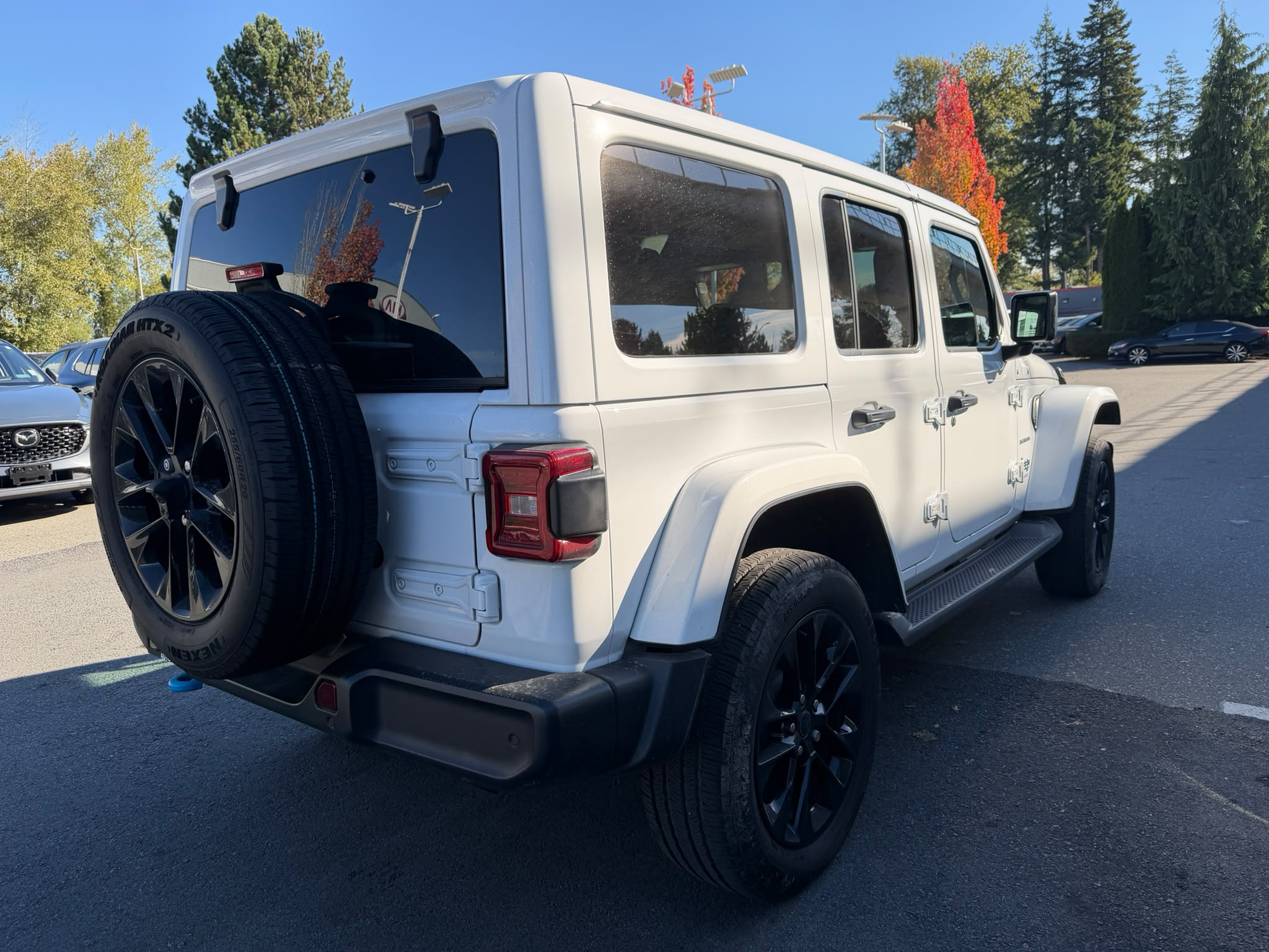 Снимка 3 от търг – 2024 JEEP WRANGLER 4XE SAHARA с VIN 1C4RJXP66RW185284