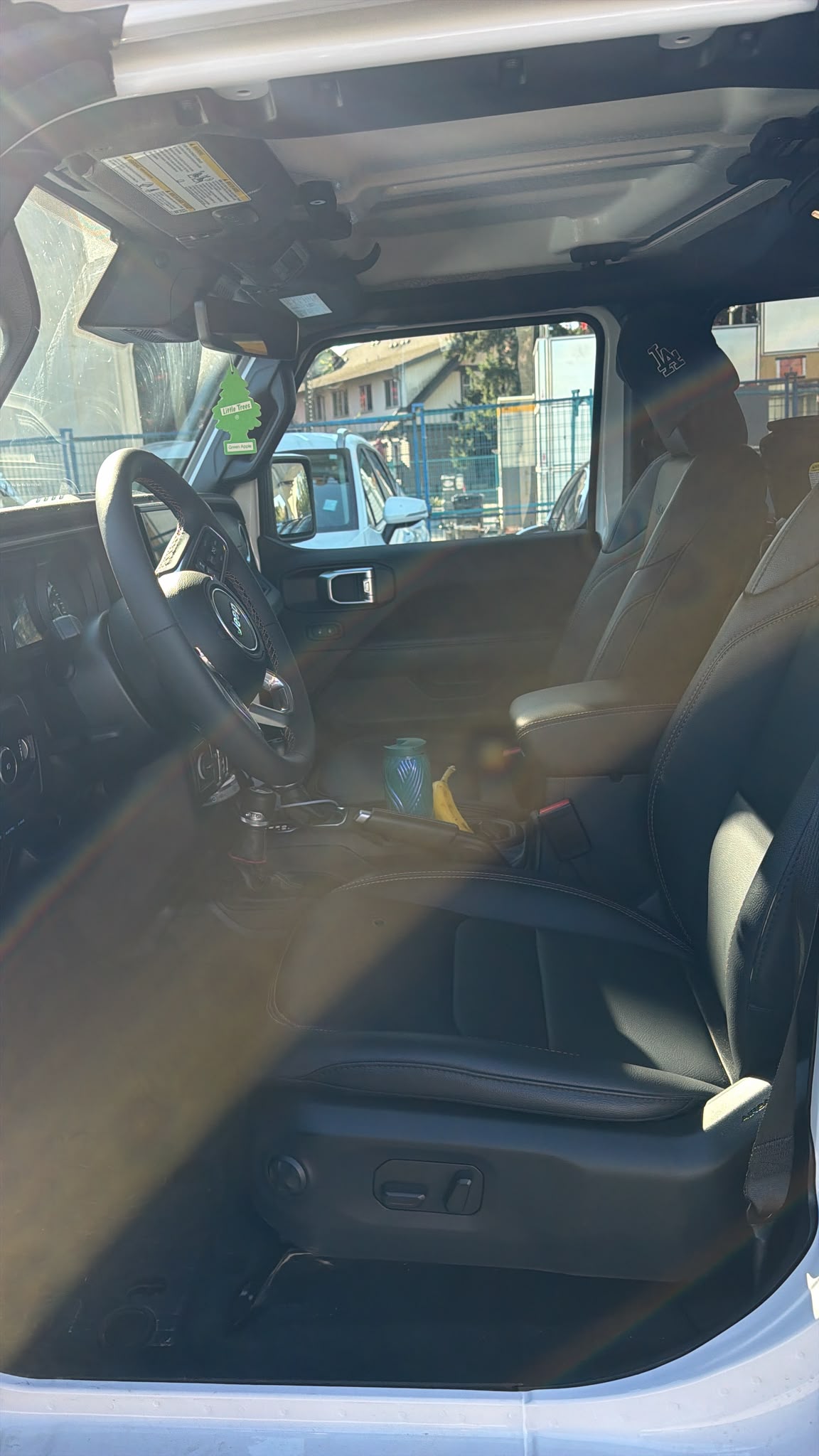Снимка 5 от търг – 2024 JEEP WRANGLER 4XE SAHARA с VIN 1C4RJXP66RW185284