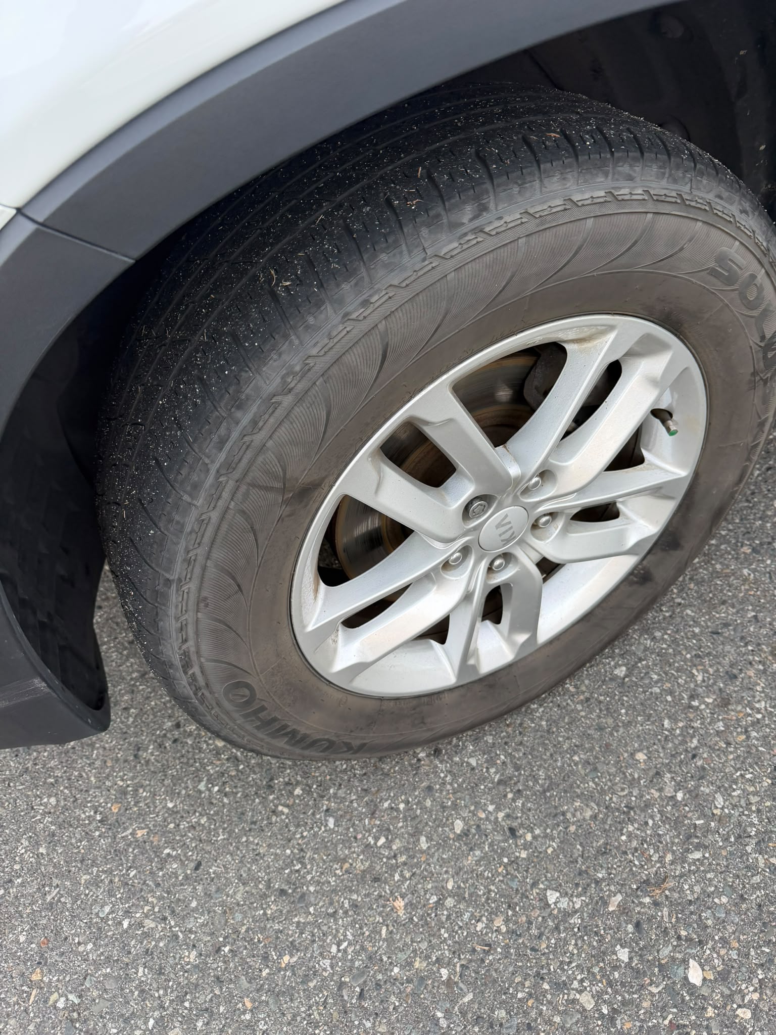 Снимка 14 от търг – 2015 KIA SORENTO LX с VIN 5XYKT3A64FG589111