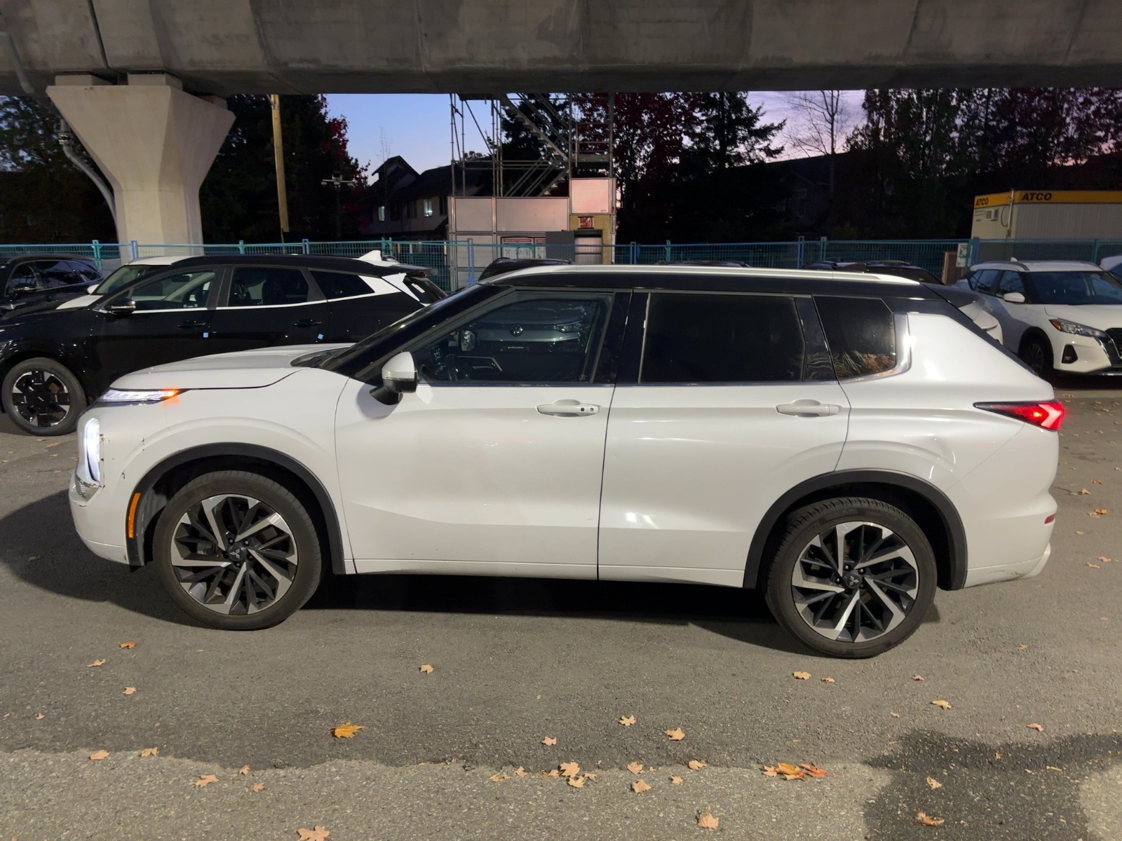 Снимка 2 от търг – 2024 MITSUBISHI OUTLANDER GT с VIN JA4J4WA87RZ620055
