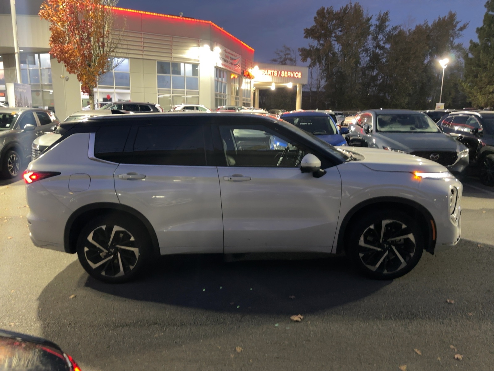 Снимка 3 от търг – 2024 MITSUBISHI OUTLANDER GT с VIN JA4J4WA87RZ620055