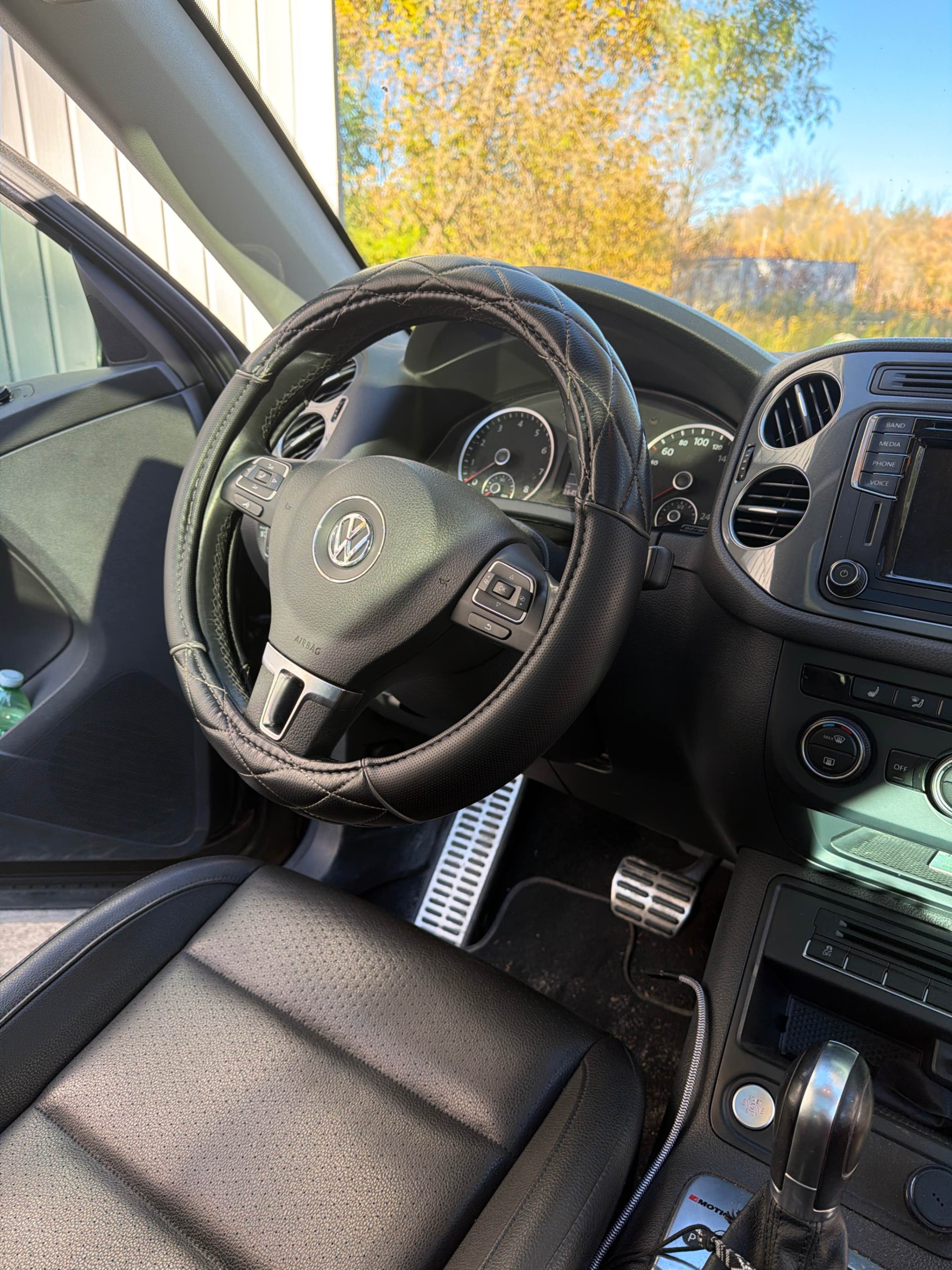 Снимка 5 от търг – 2017 VOLKSWAGEN TIGUAN WOLFSBURG EDITION с VIN WVGNV7AX3HW508060