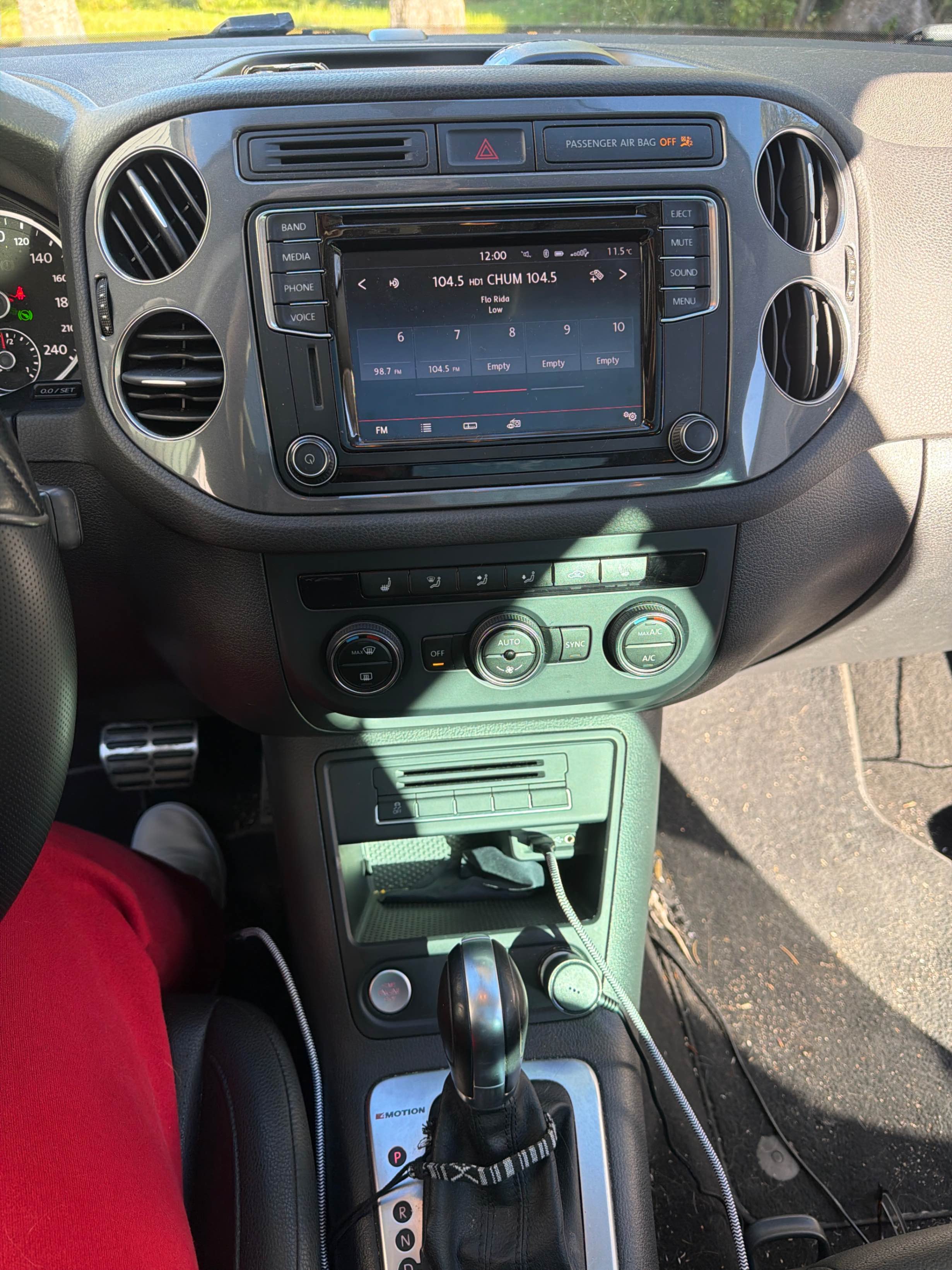 Снимка 9 от търг – 2017 VOLKSWAGEN TIGUAN WOLFSBURG EDITION с VIN WVGNV7AX3HW508060