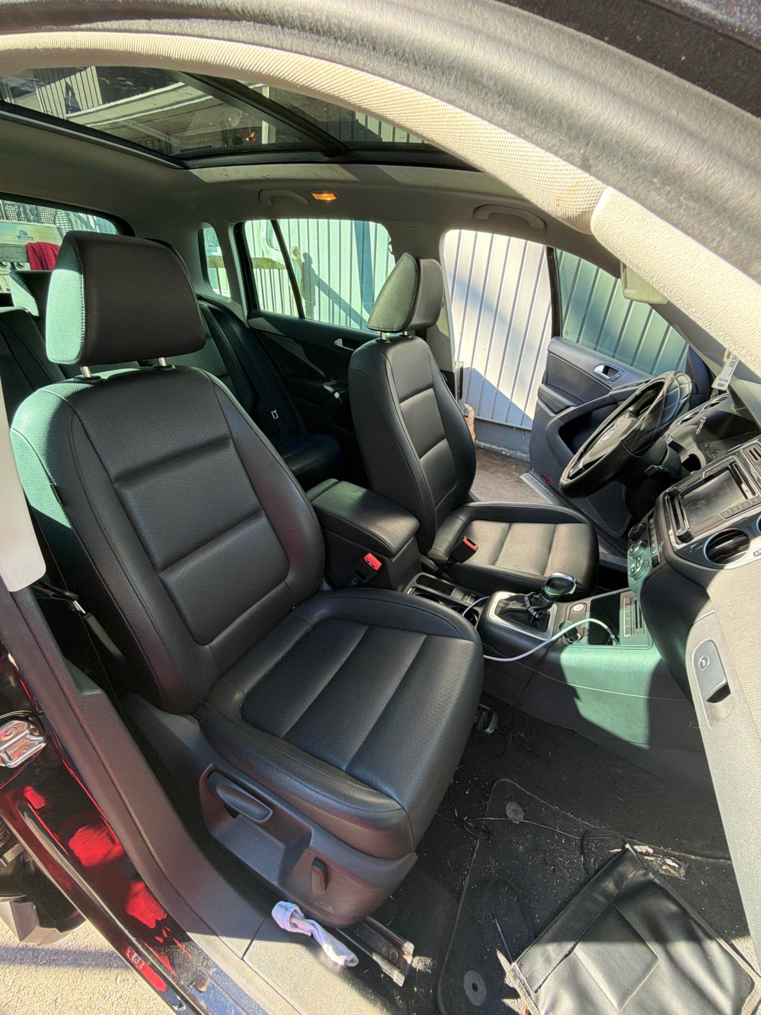 Снимка 12 от търг – 2017 VOLKSWAGEN TIGUAN WOLFSBURG EDITION с VIN WVGNV7AX3HW508060