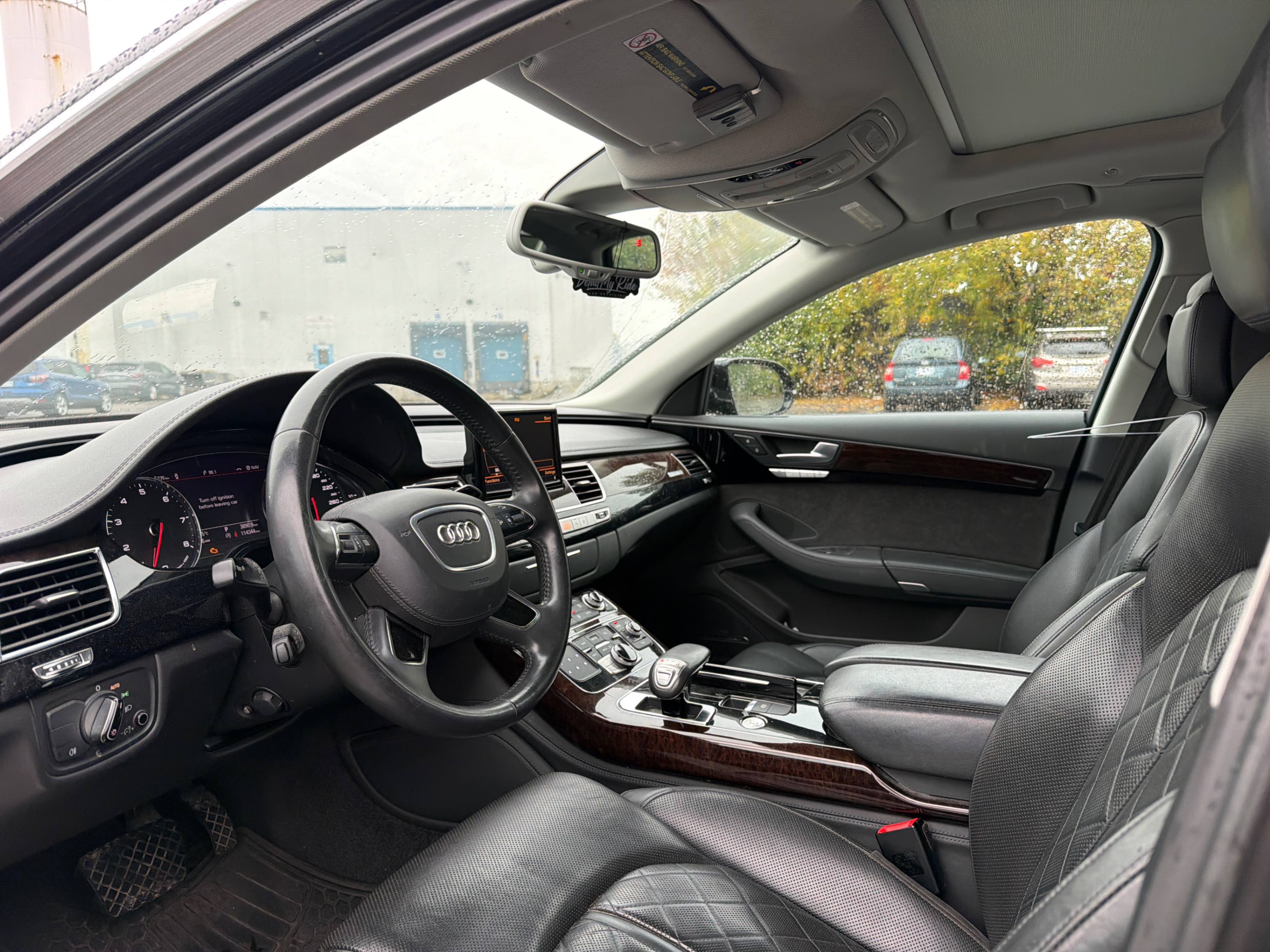 Photo 5 from auction – 2013 AUDI A8 L 4.0L PREMIUM with VIN WAUR2AFD8DN029270