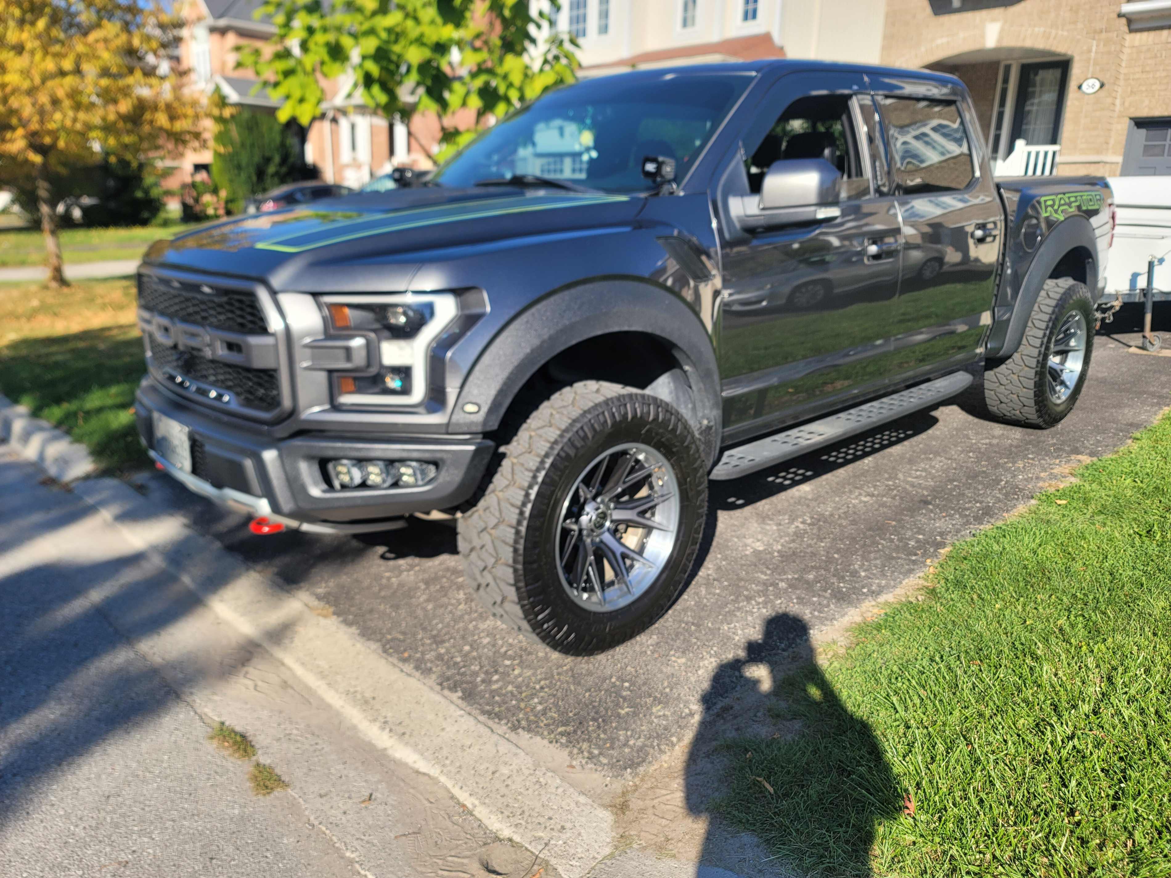 FORD F-150 RAPTOR 2018 с VIN 1FTFW1RG6JFA02705 - Снимка от търг