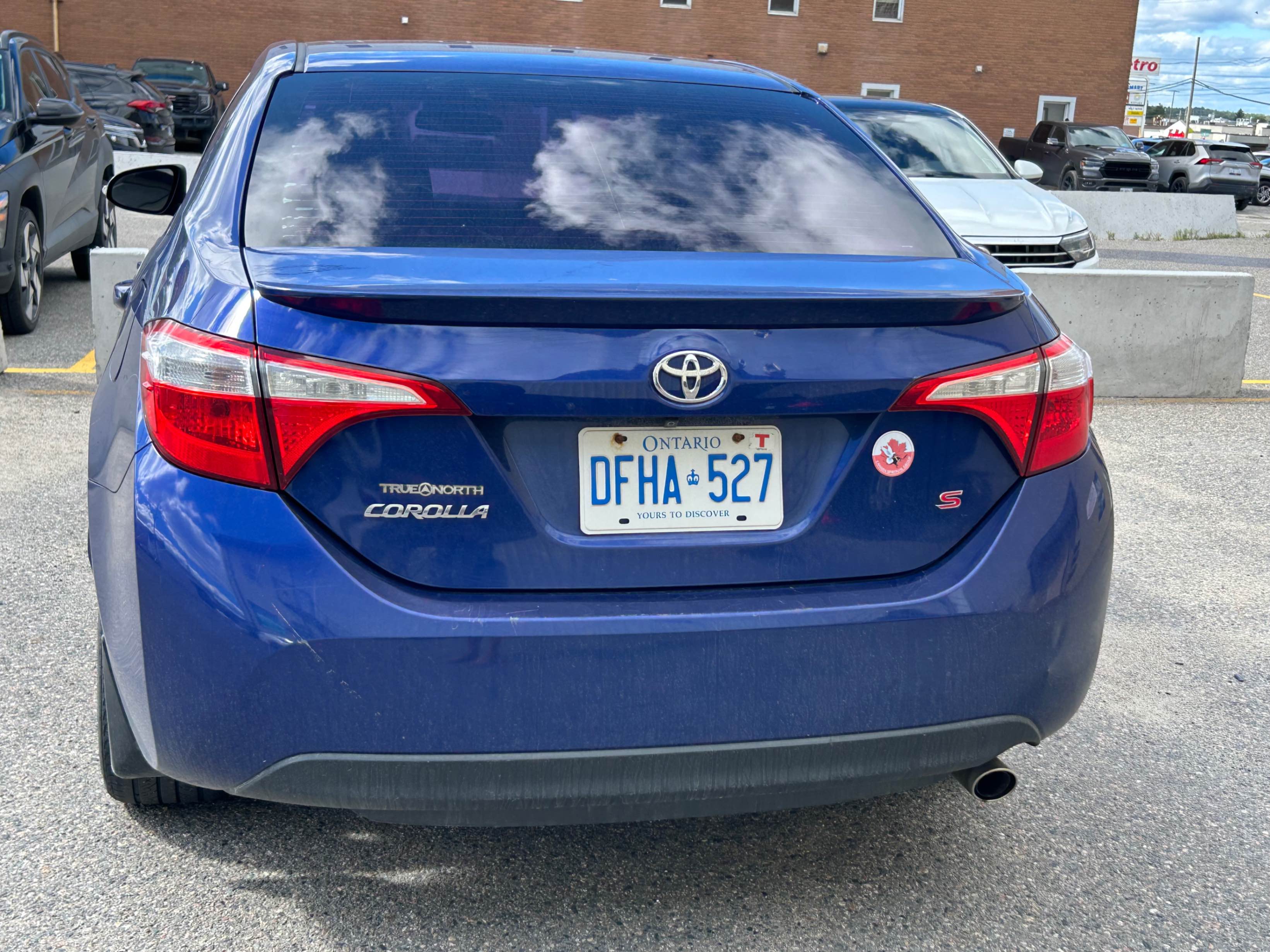 Photo 3 from auction – 2014 TOYOTA COROLLA 4DR SDN with VIN 2T1BURHE8EC066388