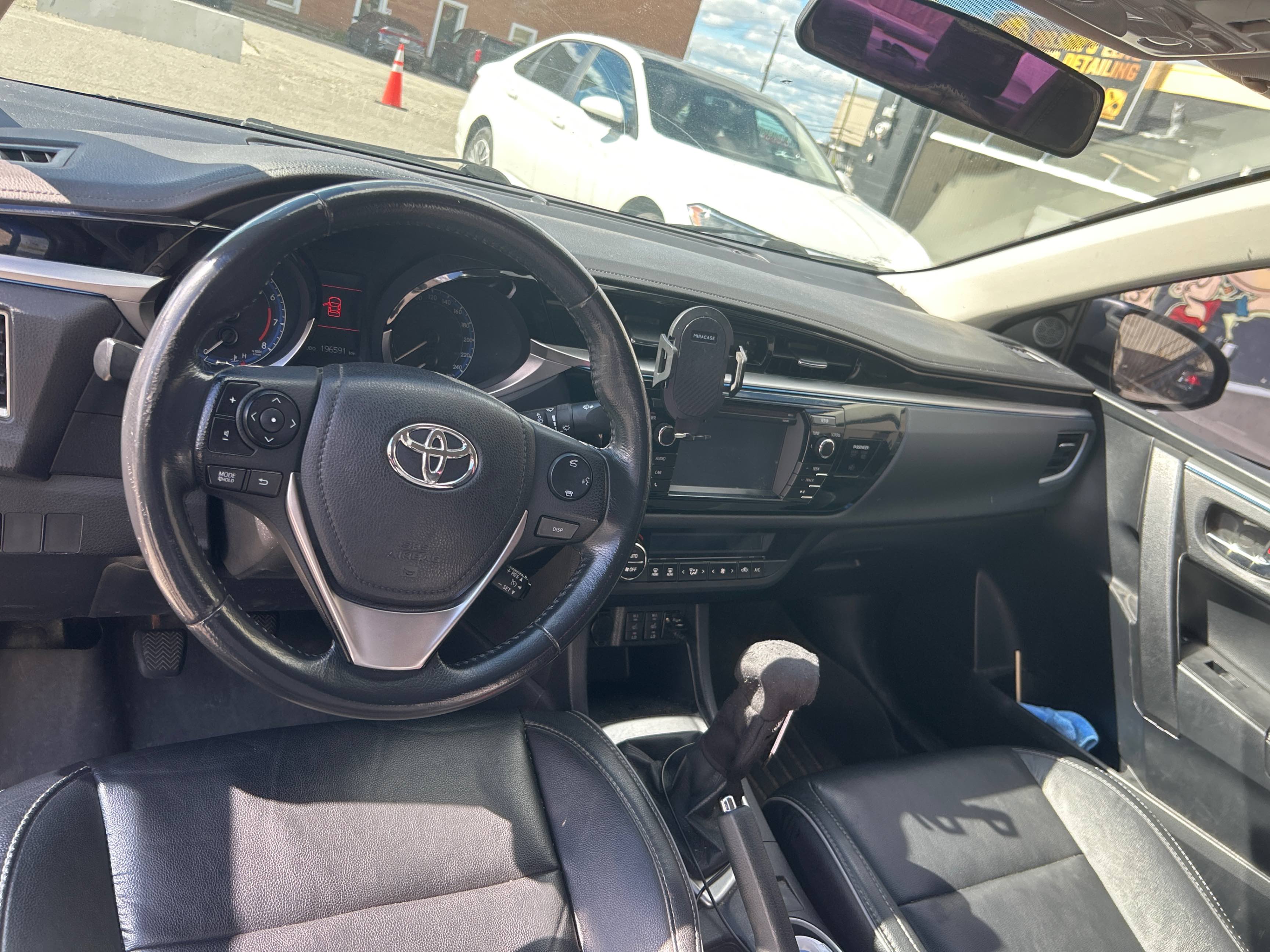 Photo 4 from auction – 2014 TOYOTA COROLLA 4DR SDN with VIN 2T1BURHE8EC066388