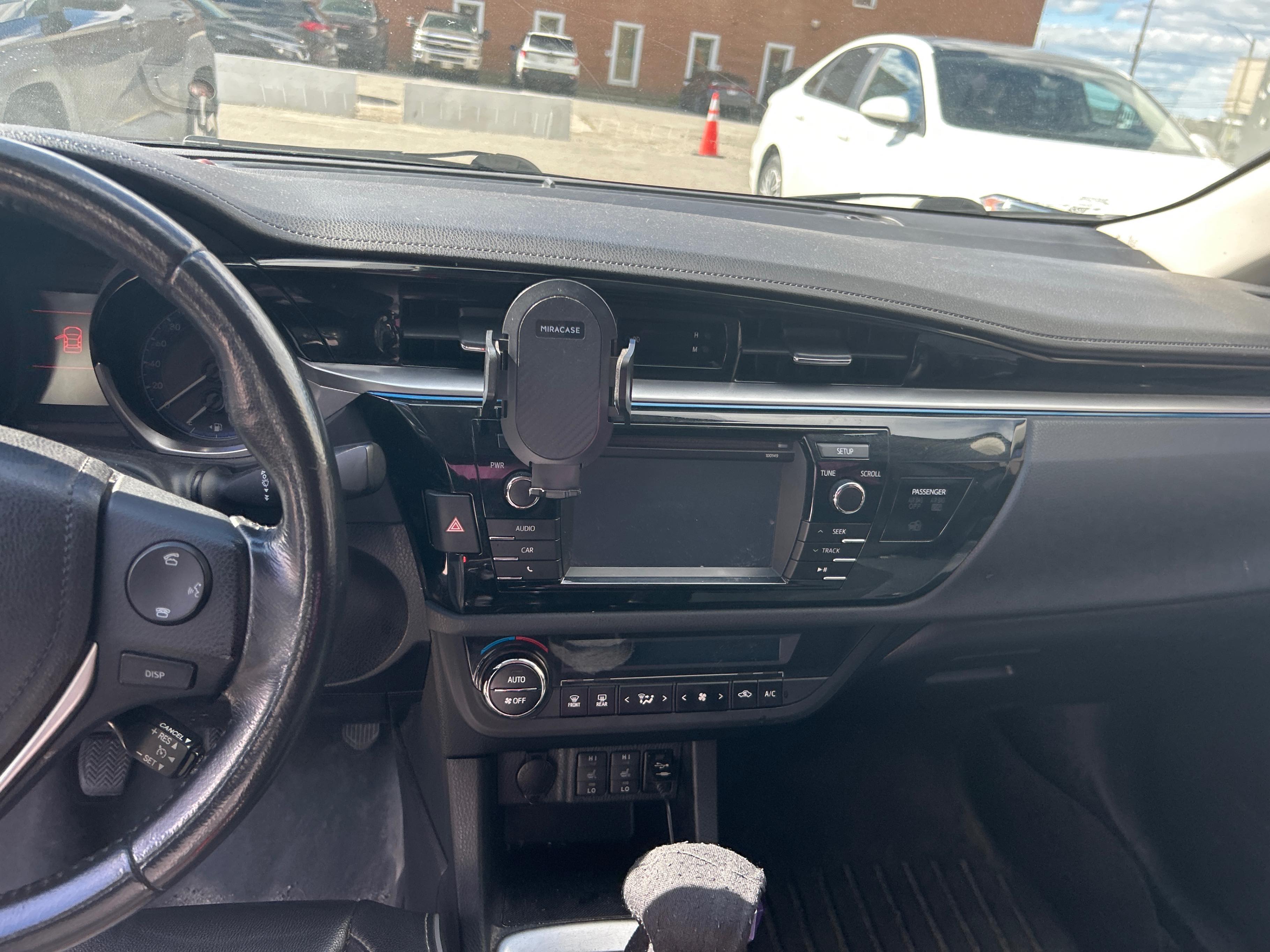 Photo 8 from auction – 2014 TOYOTA COROLLA 4DR SDN with VIN 2T1BURHE8EC066388