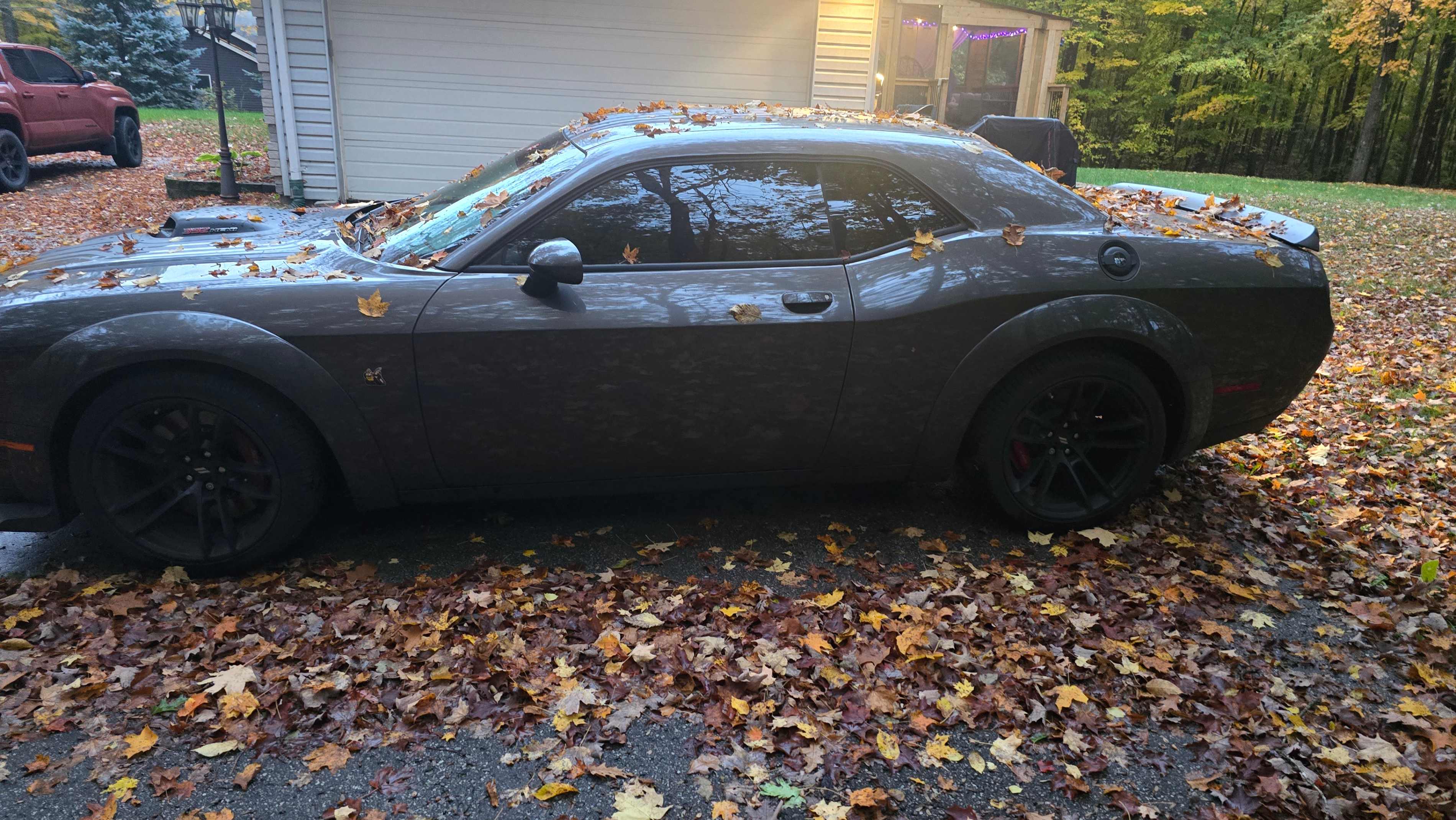 Снимка 2 от търг – 2022 DODGE CHALLENGER SCAT PACK 392 WIDEBODY с VIN 2C3CDZFJ6NH135657
