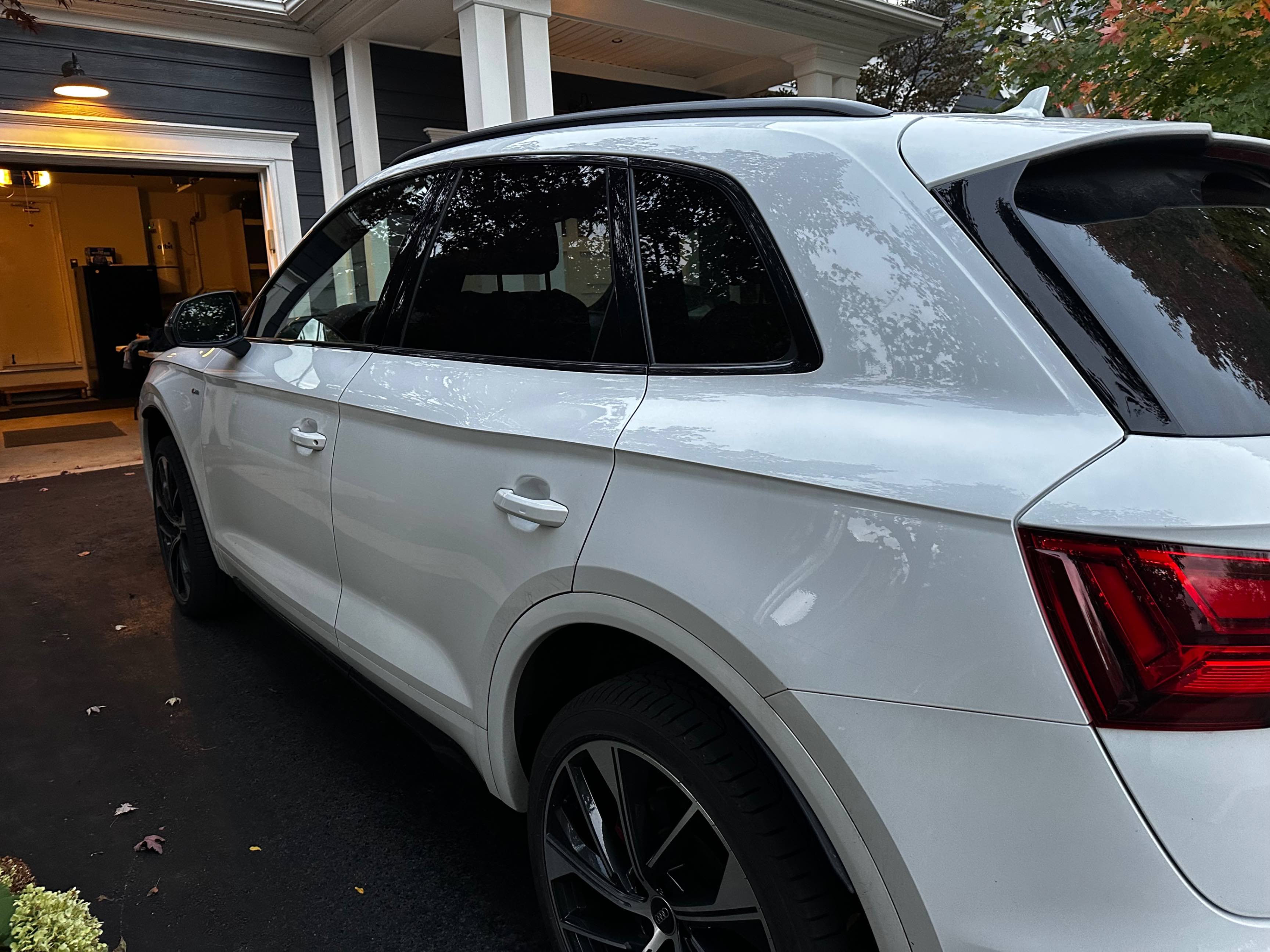 Photo 17 from auction – 2024 AUDI Q5 TECHNIK with VIN WA1FAAFY5R2011355