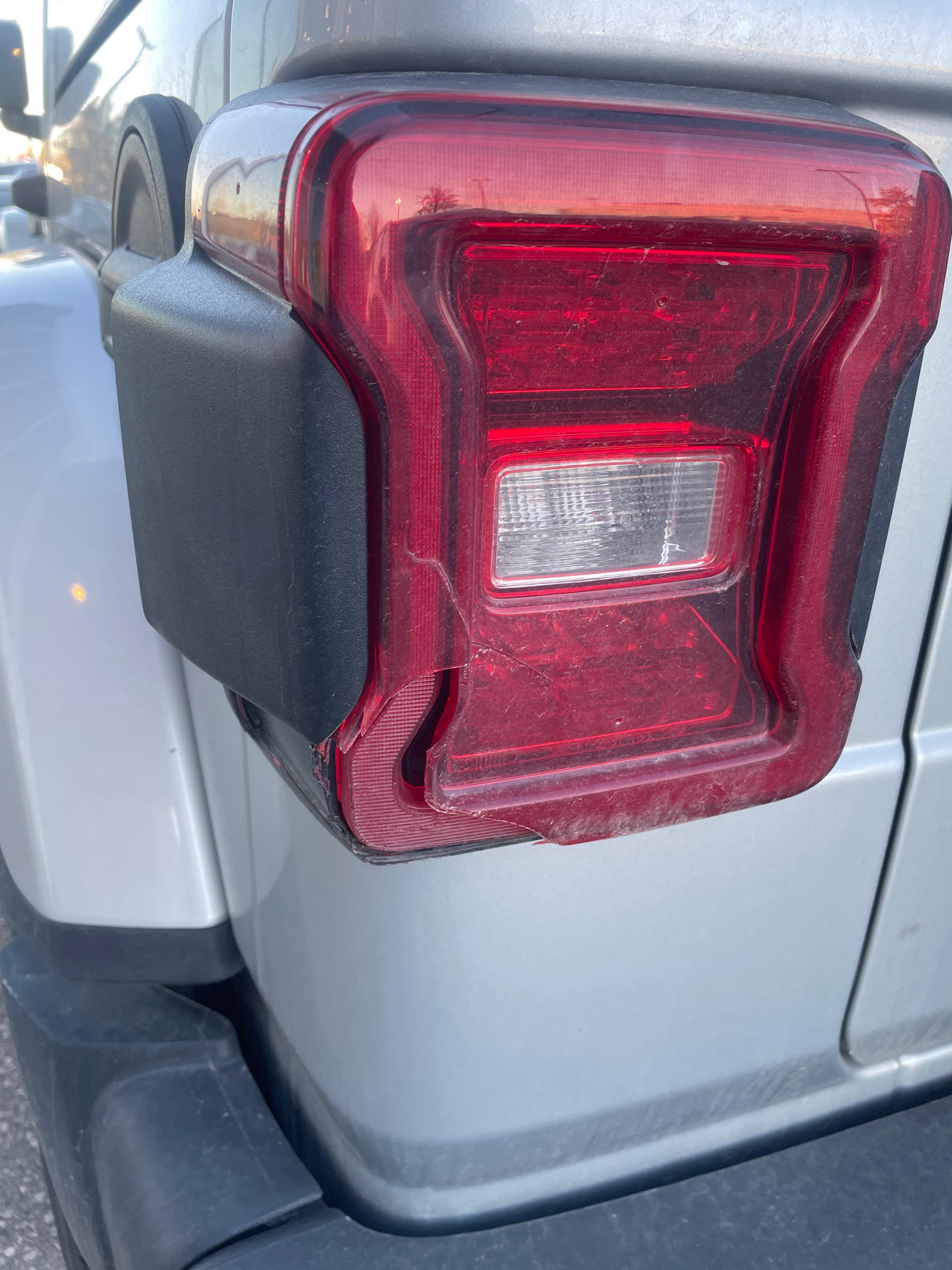 Снимка 15 от търг – 2022 JEEP WRANGLER UNLIMITED SAHARA с VIN 1C4HJXEN1NW268928