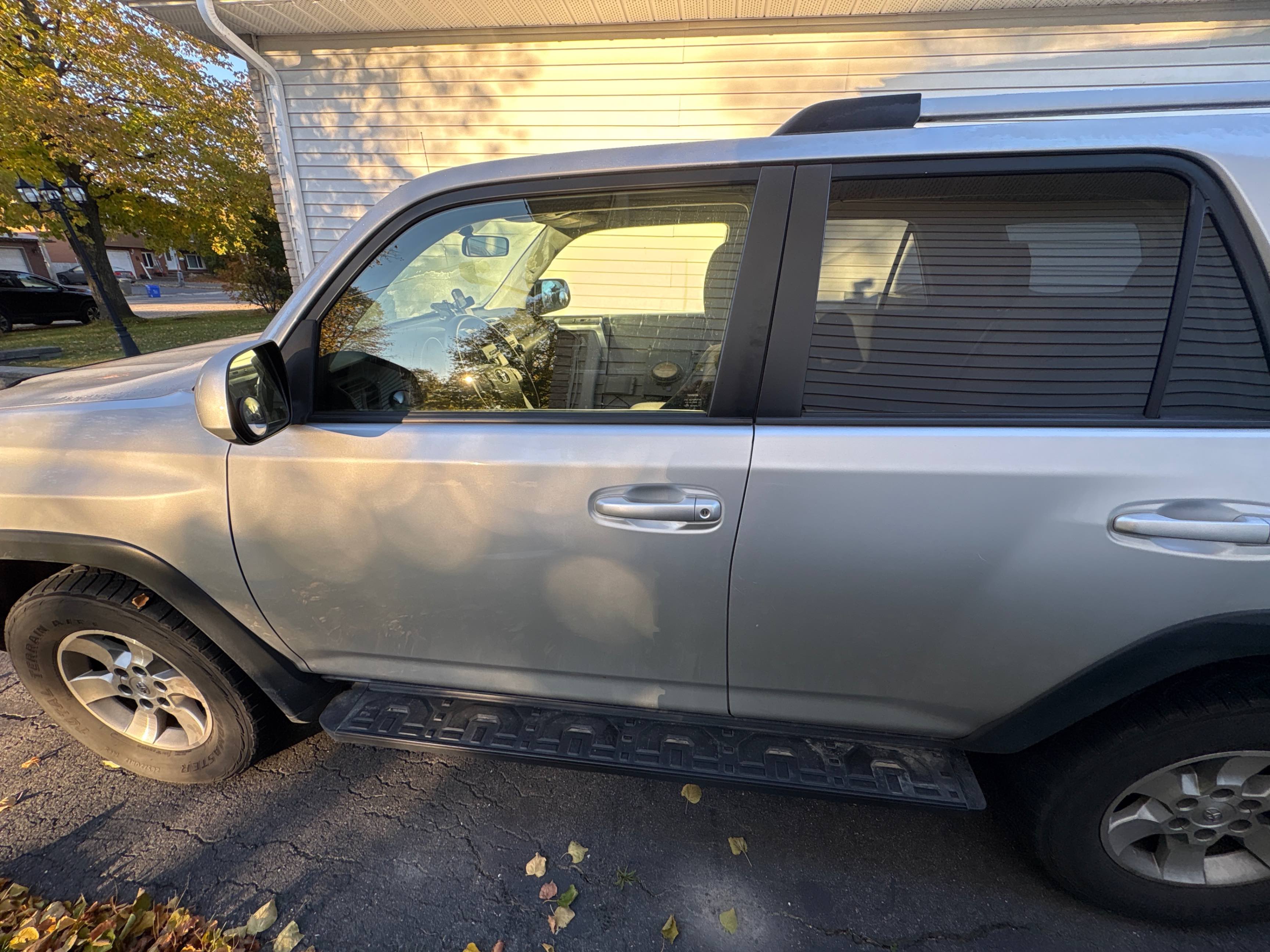 Снимка 2 от търг – 2013 TOYOTA 4RUNNER SR5 с VIN JTEBU5JR6D5125127