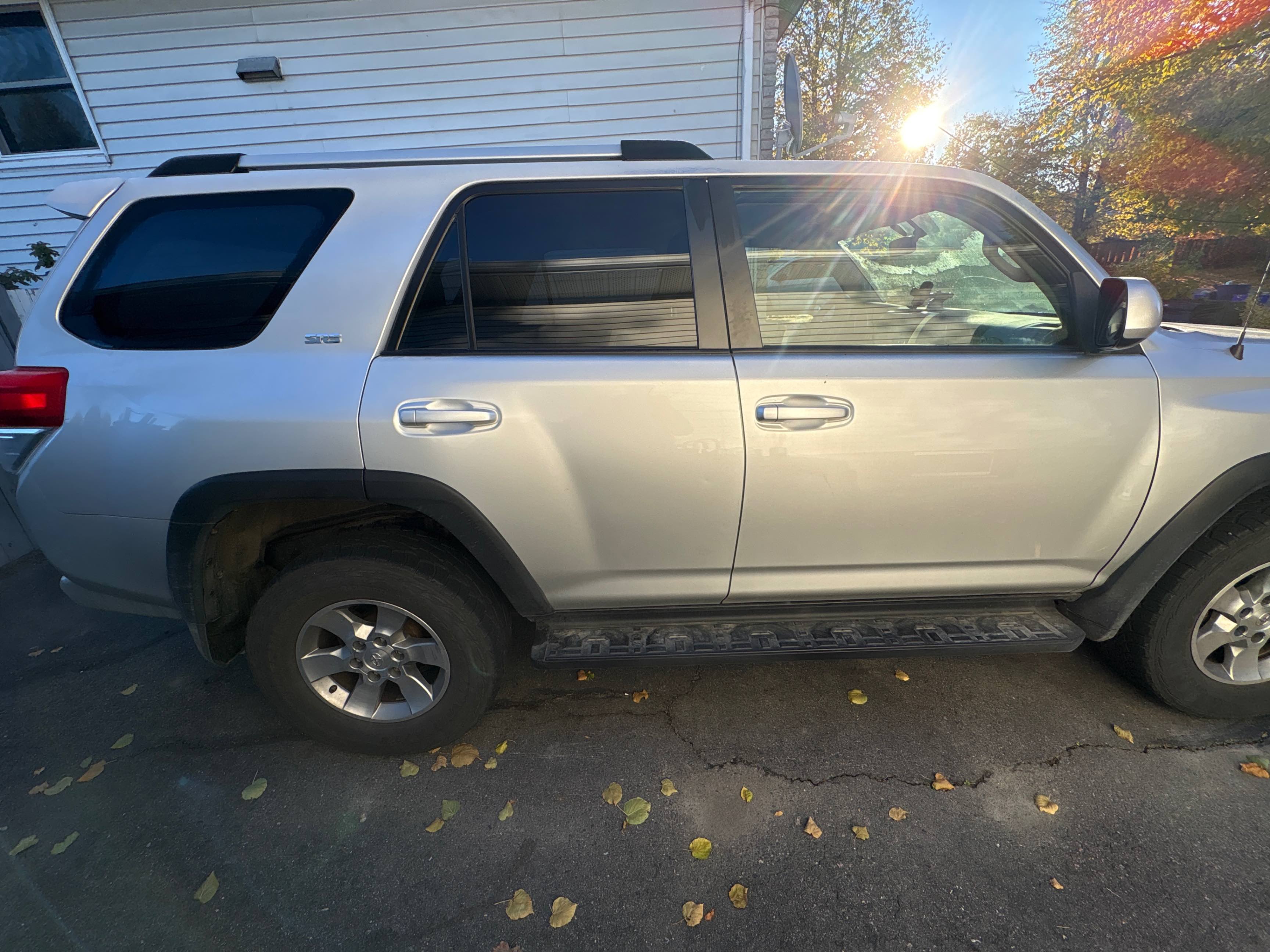 Снимка 3 от търг – 2013 TOYOTA 4RUNNER SR5 с VIN JTEBU5JR6D5125127