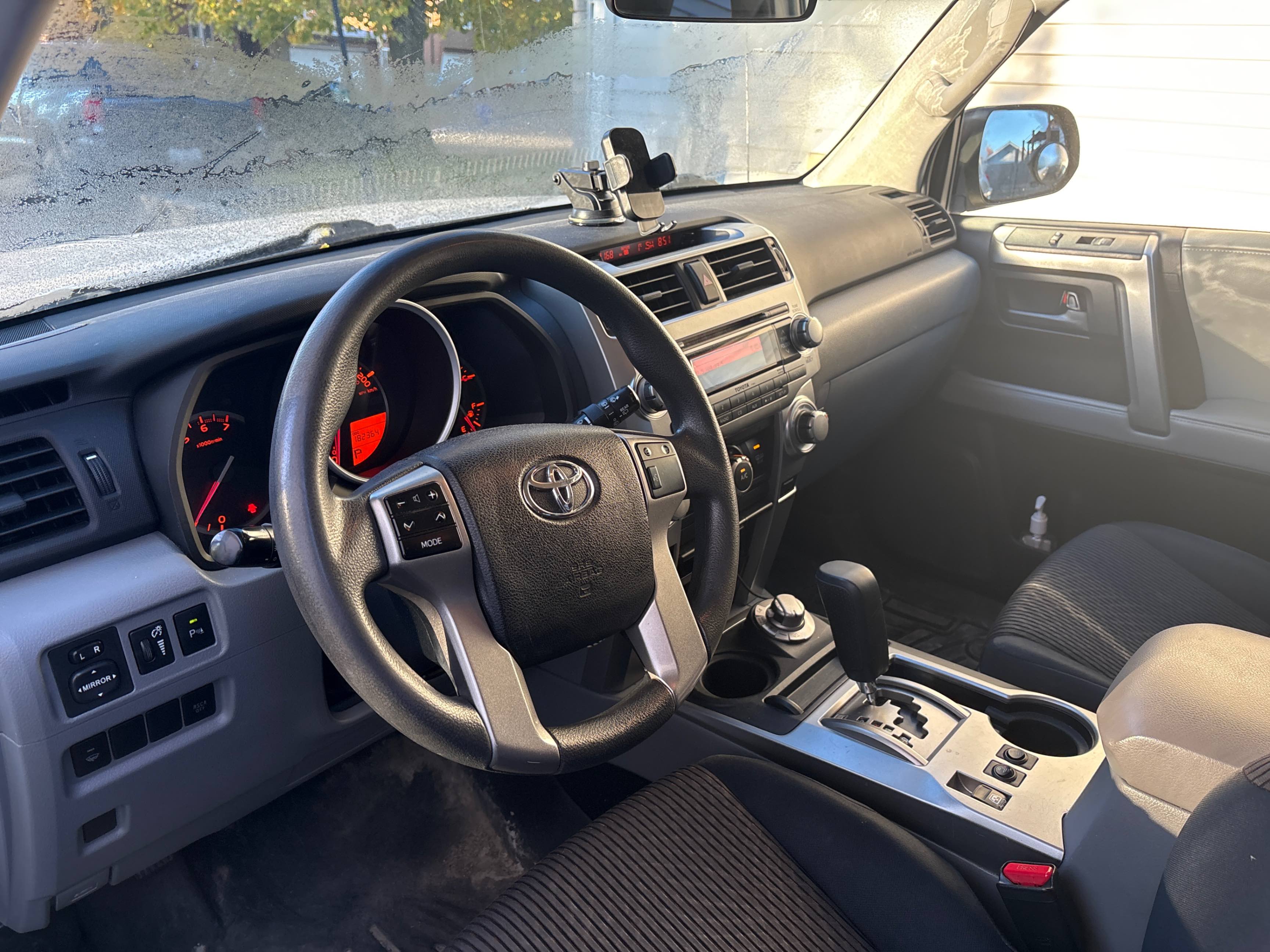 Снимка 5 от търг – 2013 TOYOTA 4RUNNER SR5 с VIN JTEBU5JR6D5125127