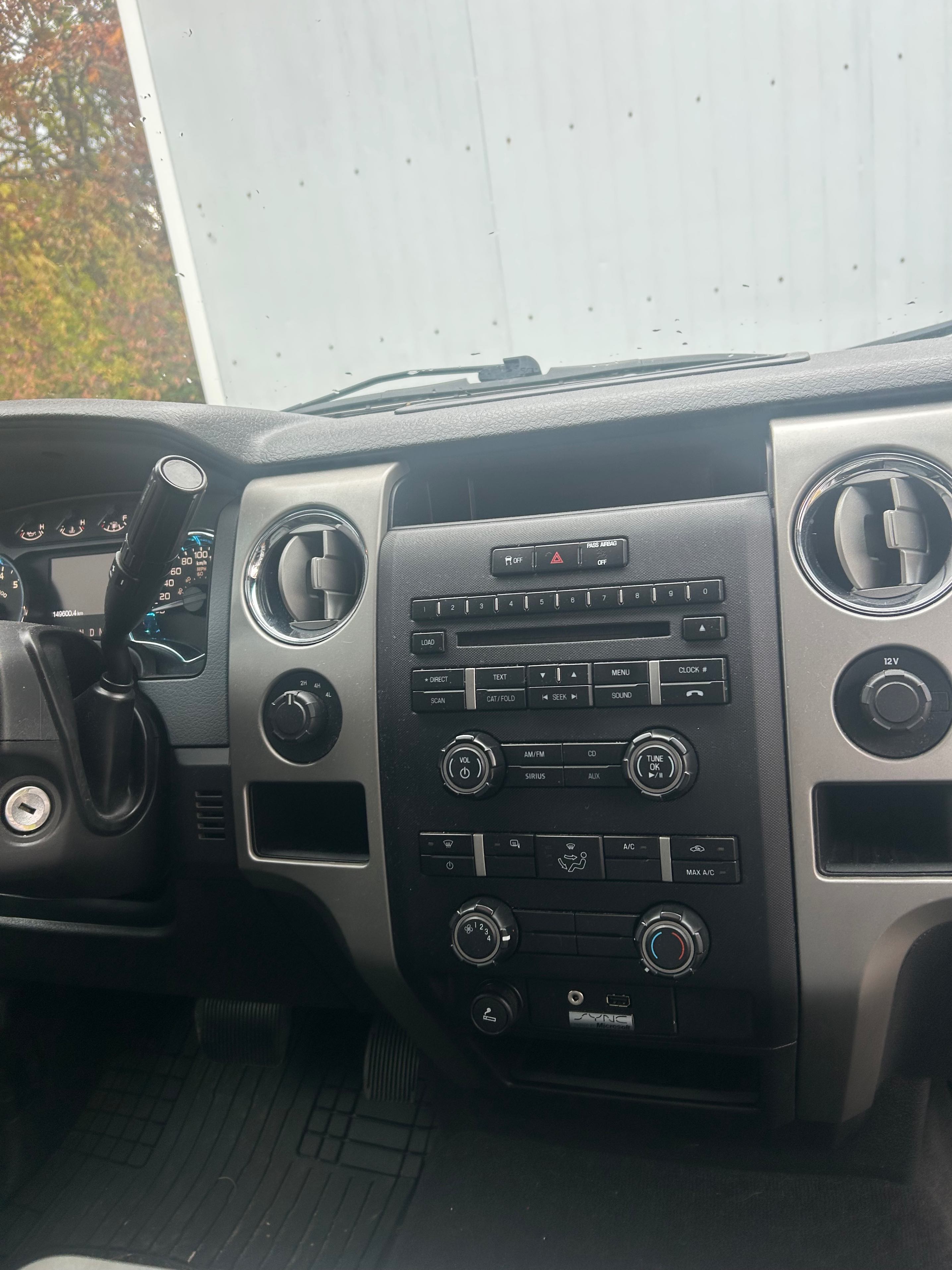 Снимка 9 от търг – 2011 FORD F-150 4WD SUPERCAB 145" с VIN 1FTFX1ET4BFD17665