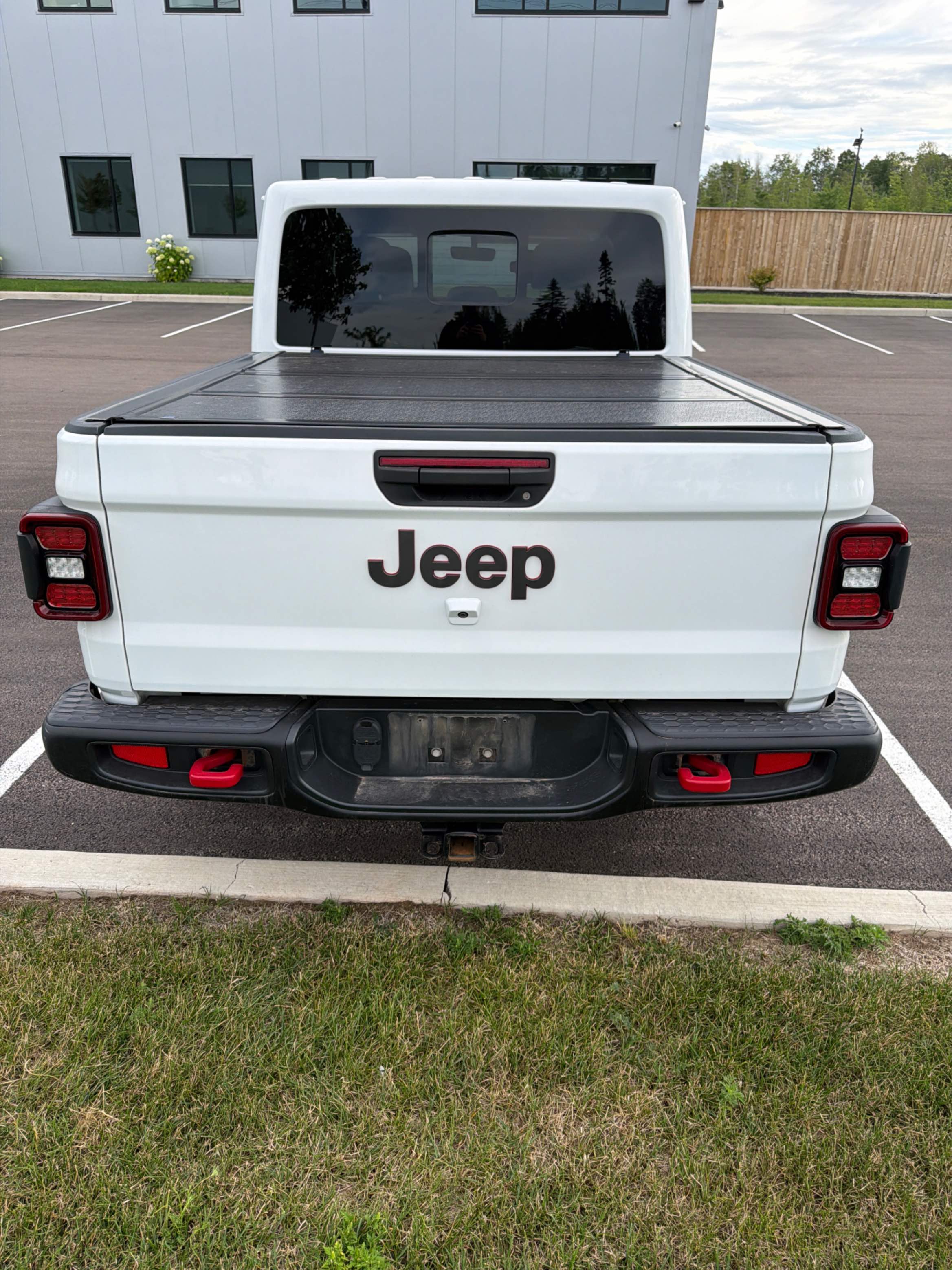 Снимка 4 от търг – 2023 JEEP GLADIATOR RUBICON с VIN 1C6JJTBG6PL550655