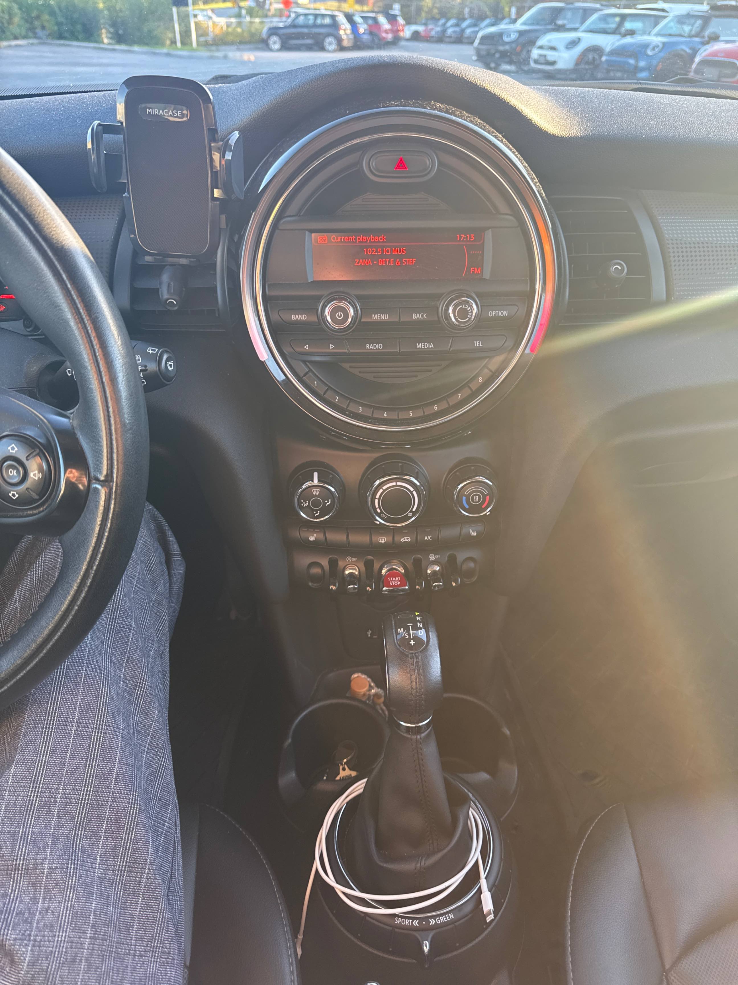 Снимка 9 от търг – 2016 MINI COOPER HARDTOP 5 DOOR 5DR HB с VIN WMWXU1C50G2D11281