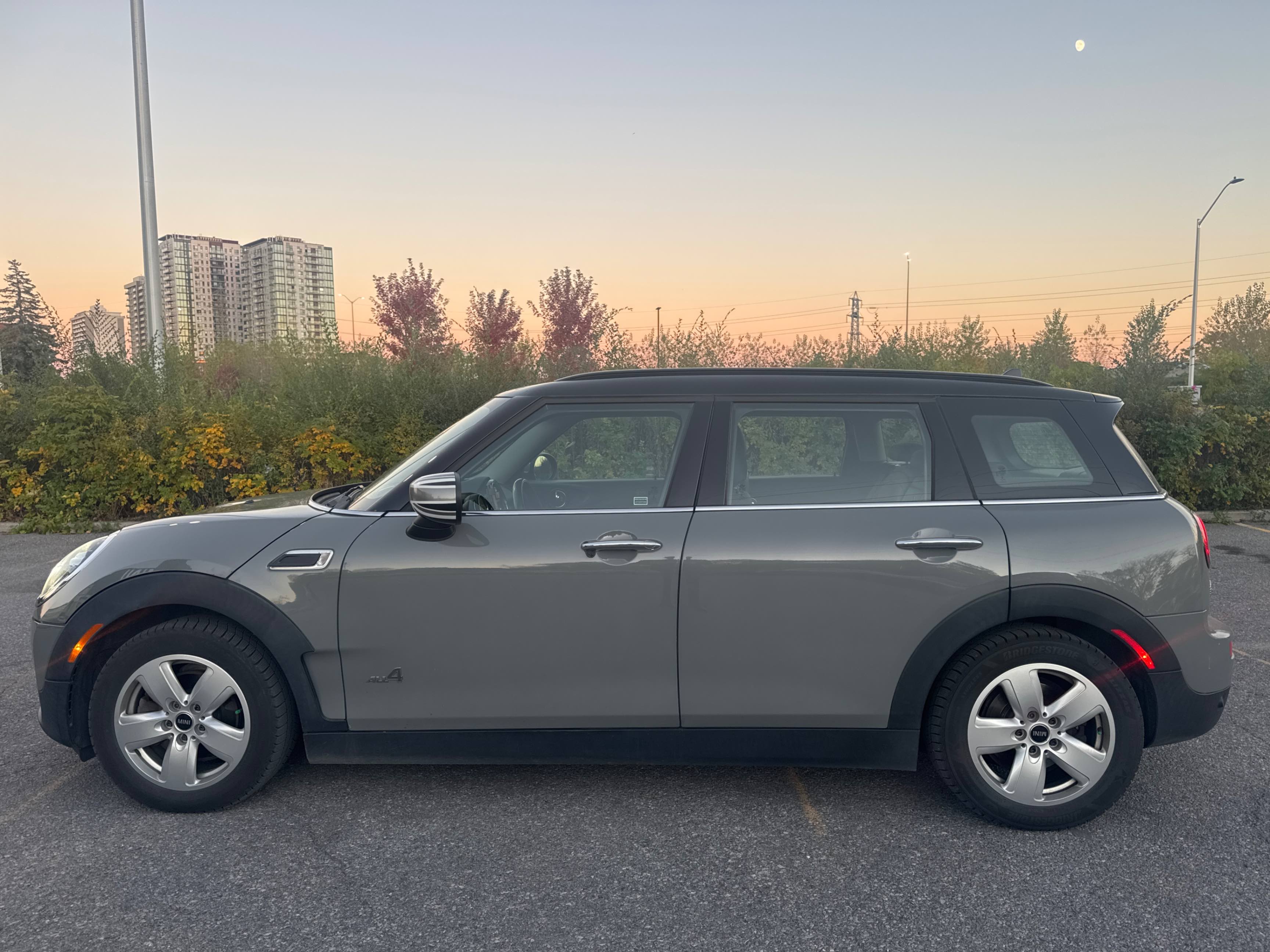 Снимка 2 от търг – 2020 MINI CLUBMAN COOPER с VIN WMWLV5C00L2M02307