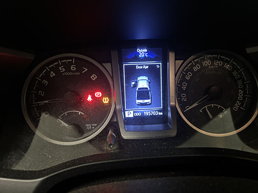 Снимка 8 от търг – 2019 TOYOTA TACOMA 4X4 DOUBLE CAB V6 AUTO с VIN 5TFGZ5AN4KX170030