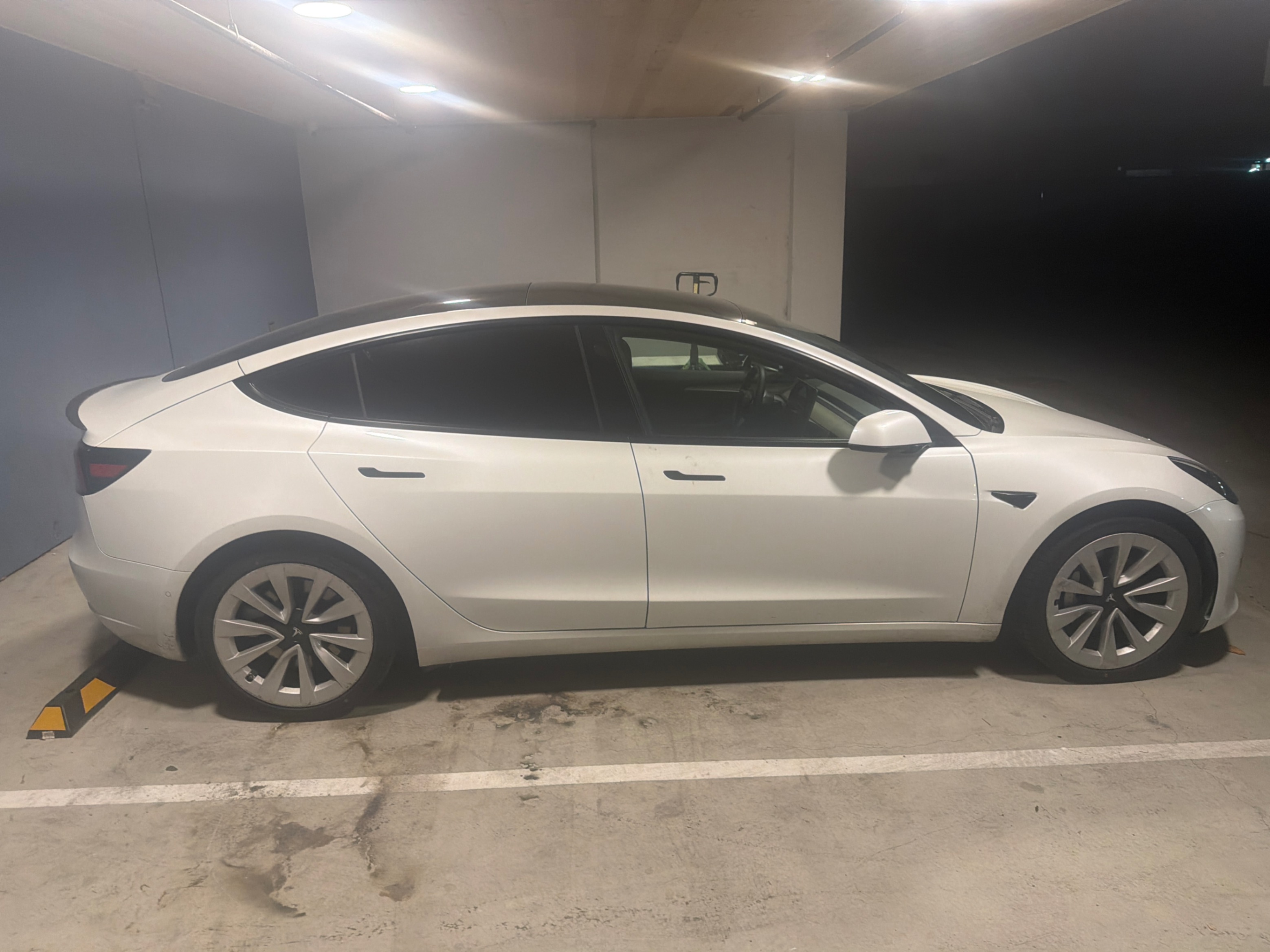 Снимка 3 от търг – 2021 TESLA MODEL 3 STANDARD RANGE с VIN 5YJ3E1EA6MF079302