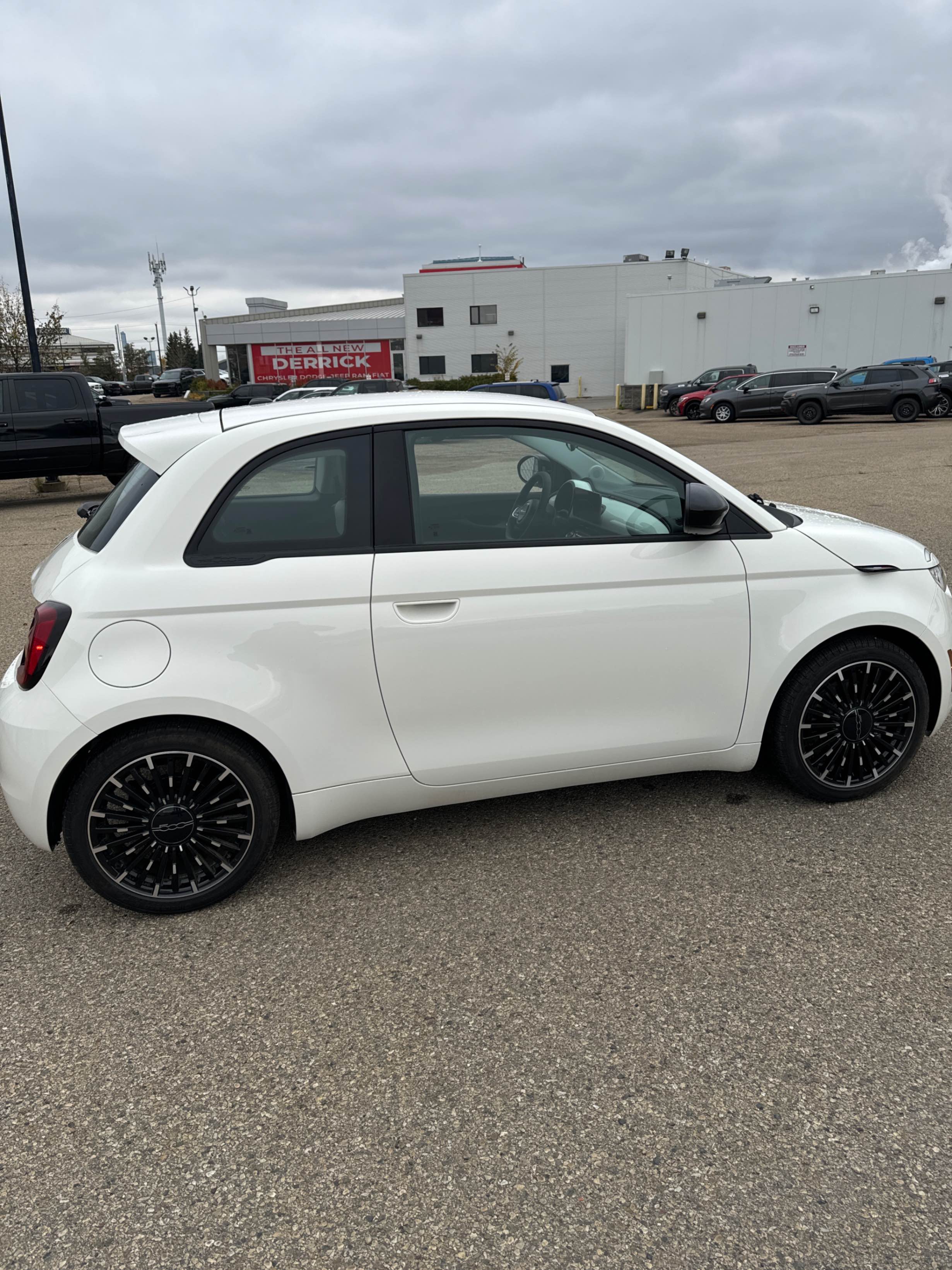 Photo 3 from auction – 2026 FIAT 500E POP with VIN ZFAFFAB43TX271118