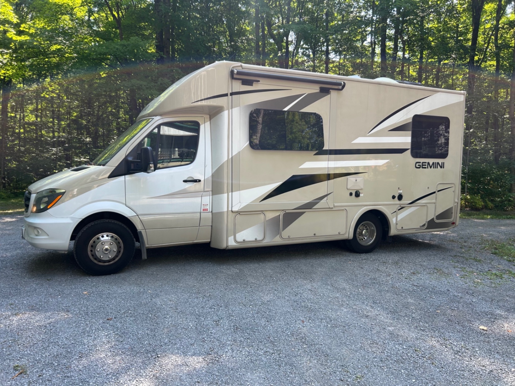 Снимка 2 от търг – 2016 MERCEDES-BENZ SPRINTER CHASSIS-CABS 2WD REG CAB V6 170" WB с VIN WDABF4CC4G9700178
