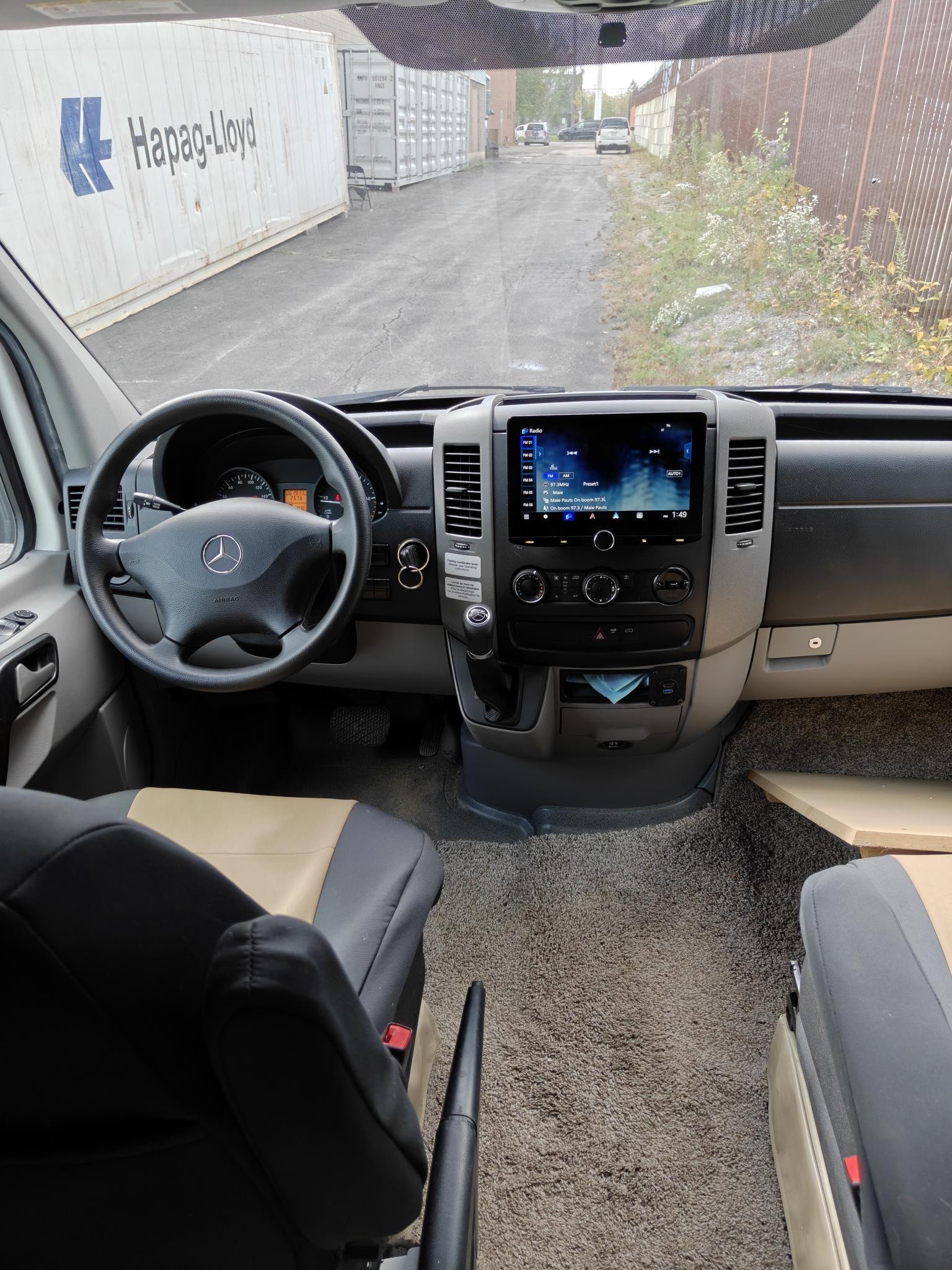 Снимка 9 от търг – 2016 MERCEDES-BENZ SPRINTER CHASSIS-CABS 2WD REG CAB V6 170" WB с VIN WDABF4CC4G9700178