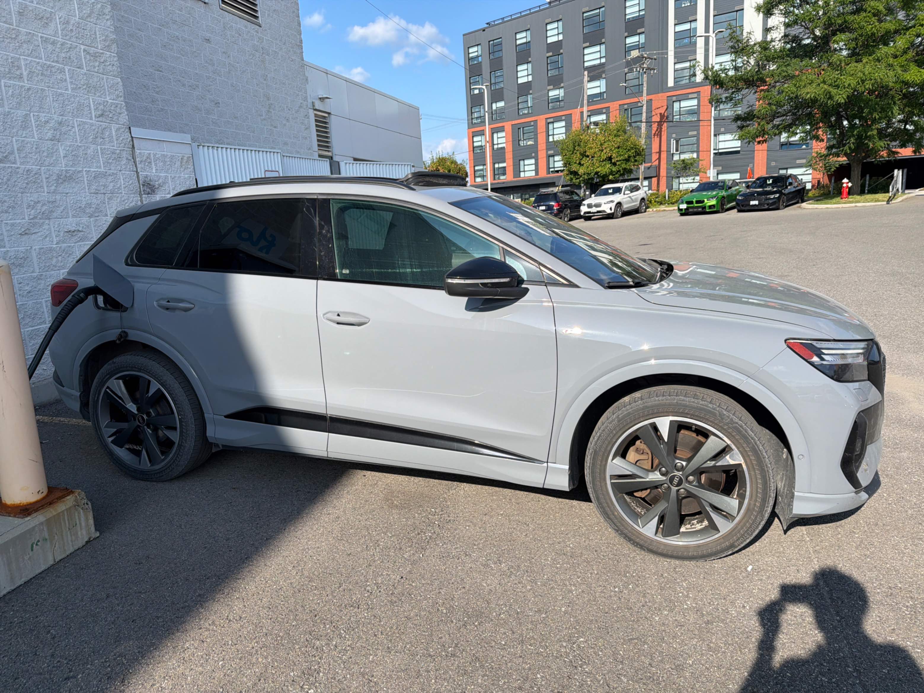 Photo 3 from auction – 2022 AUDI Q4 E-TRON TECHNIK with VIN WA1M2AFZ3NP054330