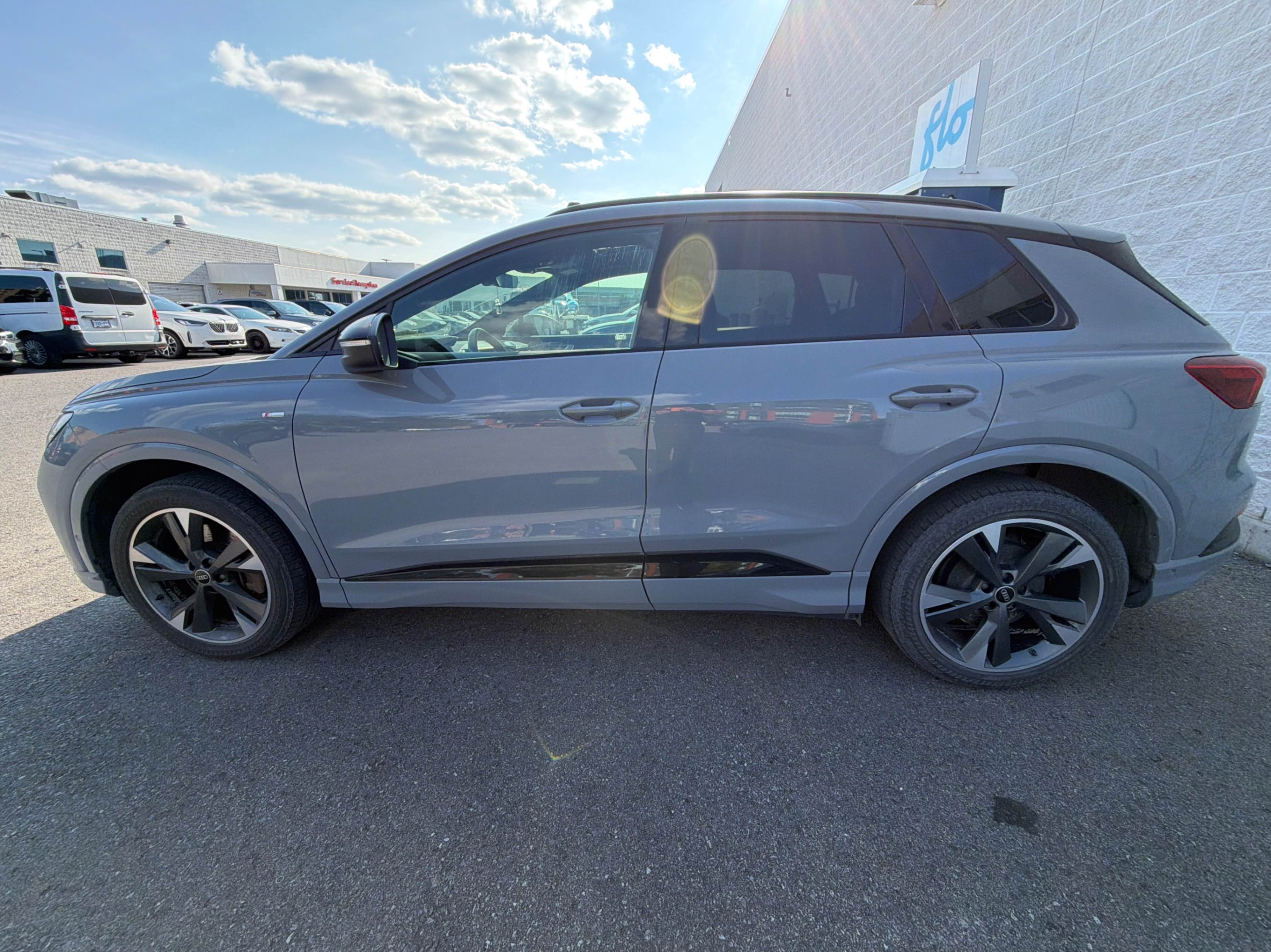 Photo 2 from auction – 2022 AUDI Q4 E-TRON TECHNIK with VIN WA1M2AFZ3NP054330