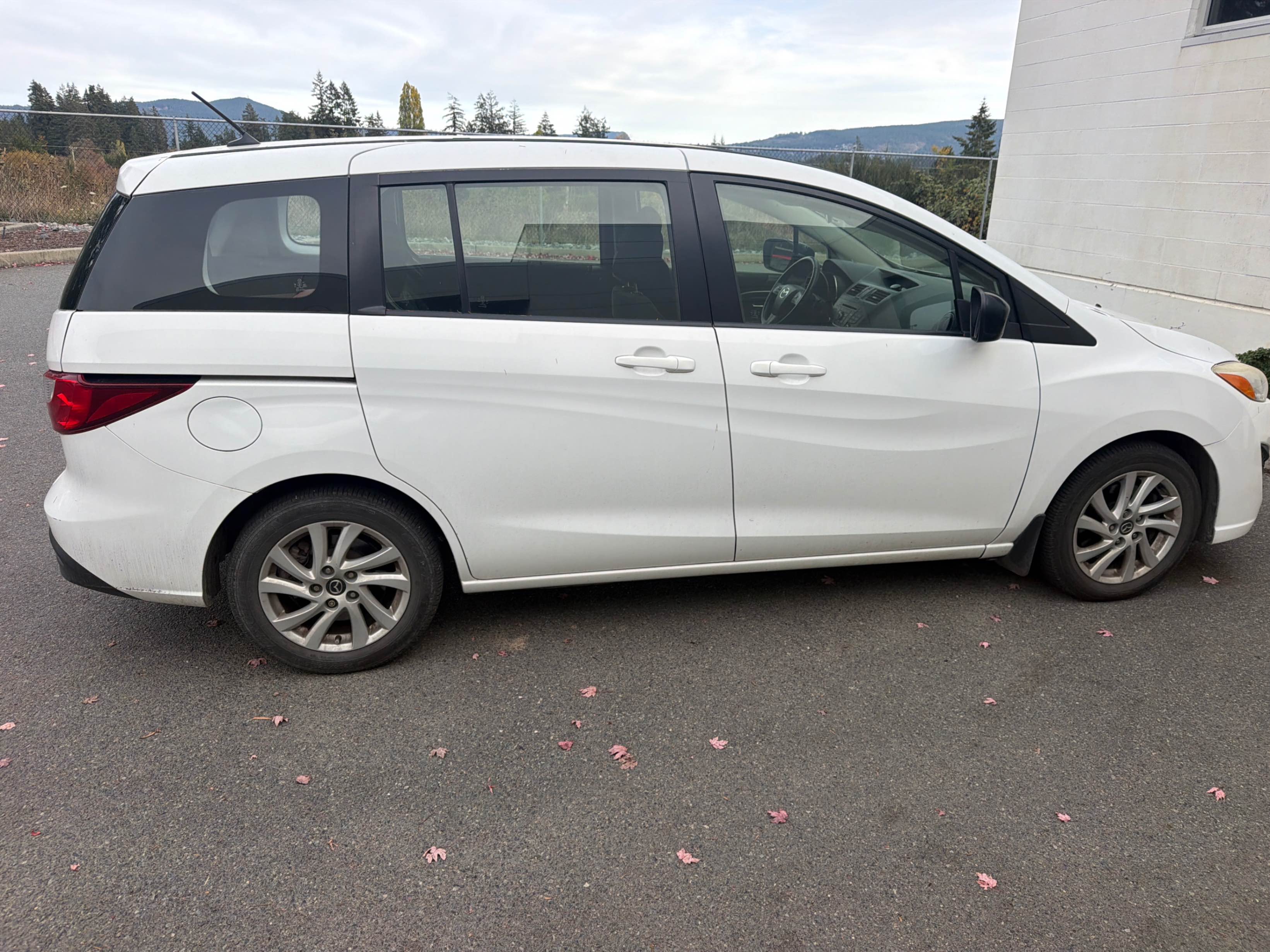 صورة رقم 3 من المزاد - 2014 MAZDA MAZDA5 GS مع VIN JM1CW2CL5E0165465